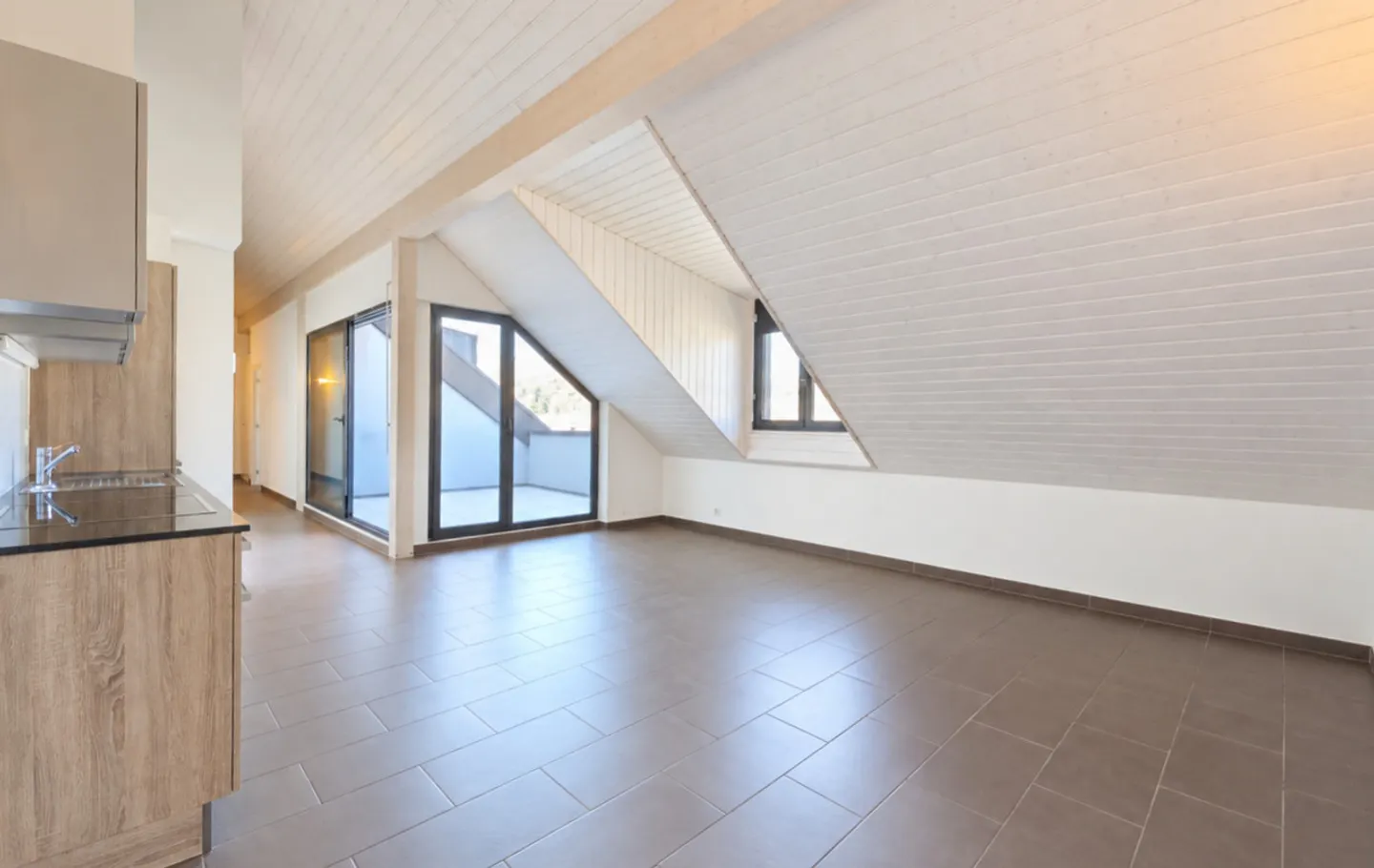Appartement moderne de 2 pièces - Photo 2 sur 12