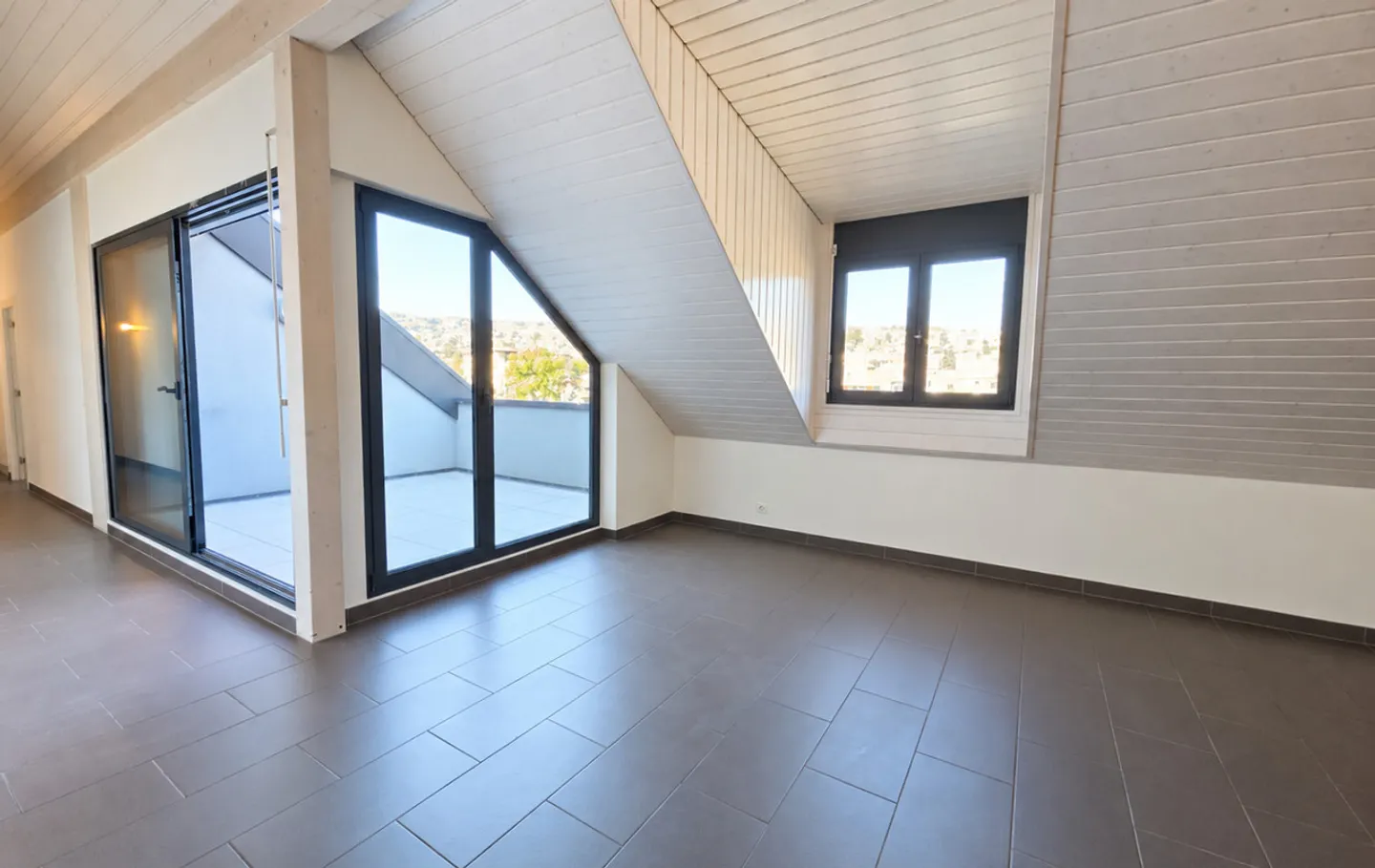 Appartement moderne de 2 pièces - Photo 4 sur 12