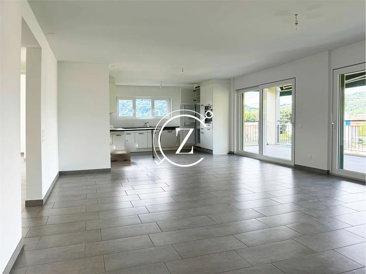 Spacious 4.5-room apartment in Balerna with open view - Photo 1 of 3