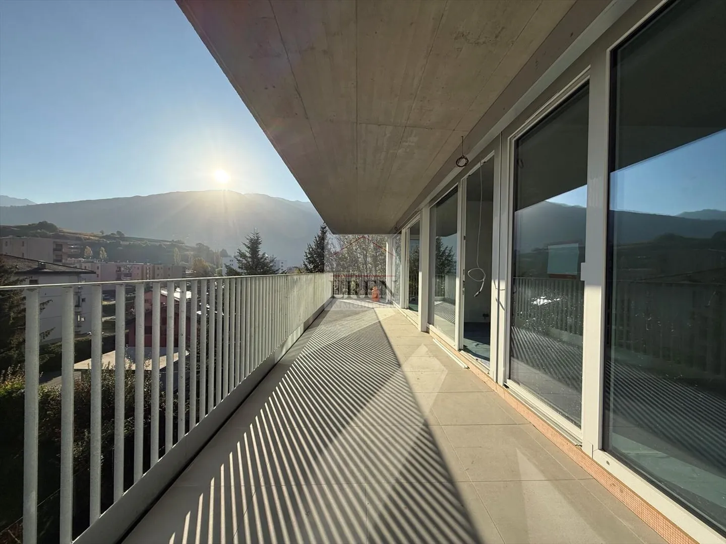 Magnifico appartamento attico 4,5 nuovo con vista panoramica e terrazza sud-est di 55 m2 - Foto 7 di 13