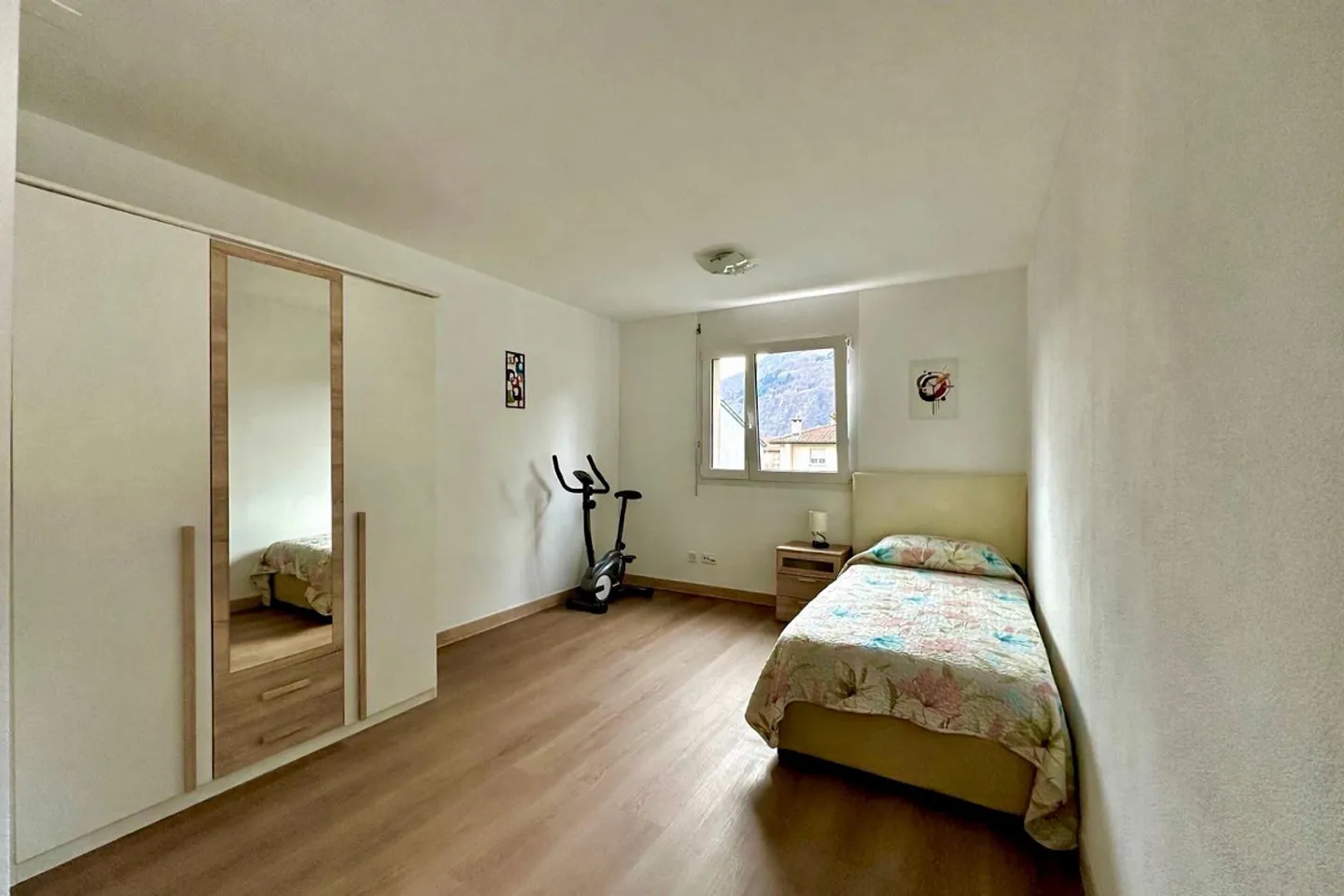 ELEGANT 3.5 ROOM APARTMENT WITH LARGE TERRACE IN THE HEART OF CASTIONE - Photo 7 of 9