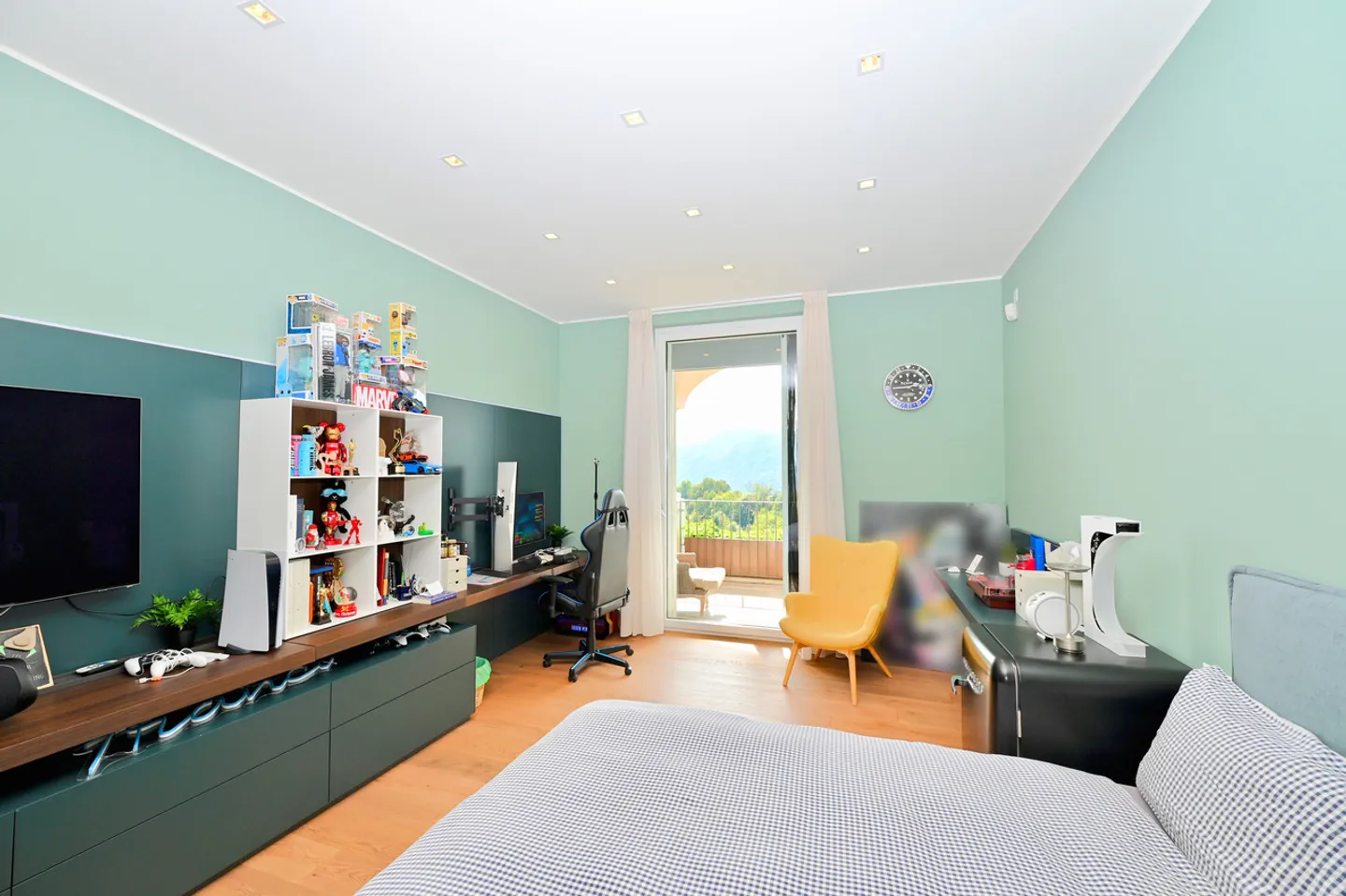 Spacious Luxury Apartment with Garden in the Collina d'Oro Resort - Photo 16 of 25