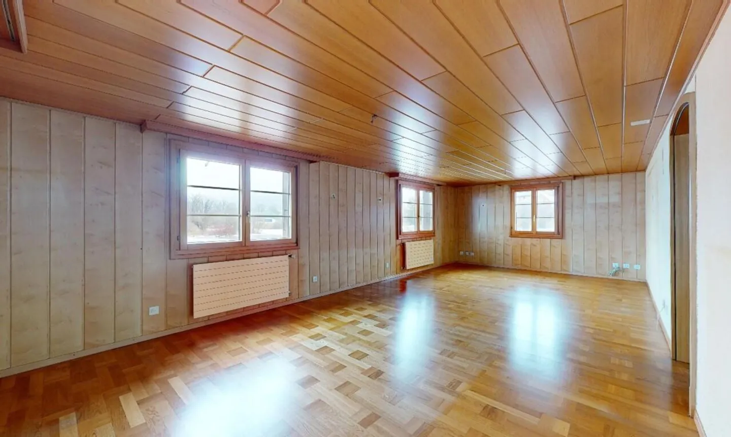 Charmantes Chalet mit großem Grundstück und schönem Potenzial - Foto 7 von 13