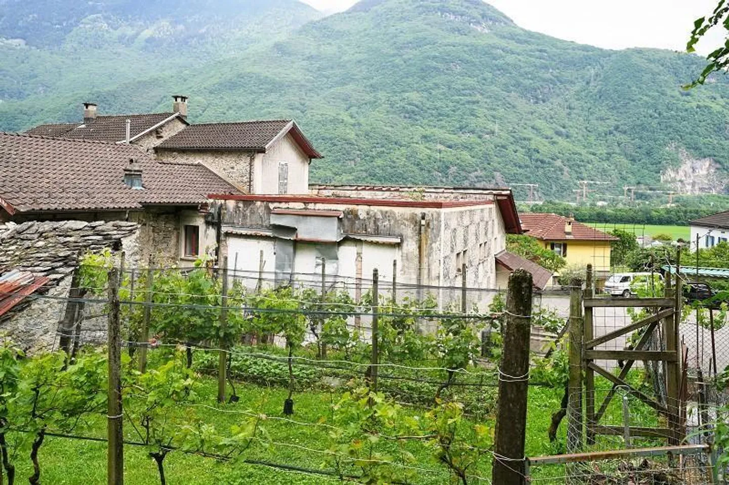 zwei Baulandgrundstücke von 955 m2 und 3553 m2 Wald / due terreni e... - Foto 3 von 19