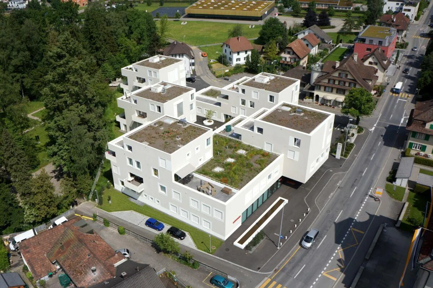 Appartement moderne de 3,5 pièces au centre du village - Photo 1 sur 9