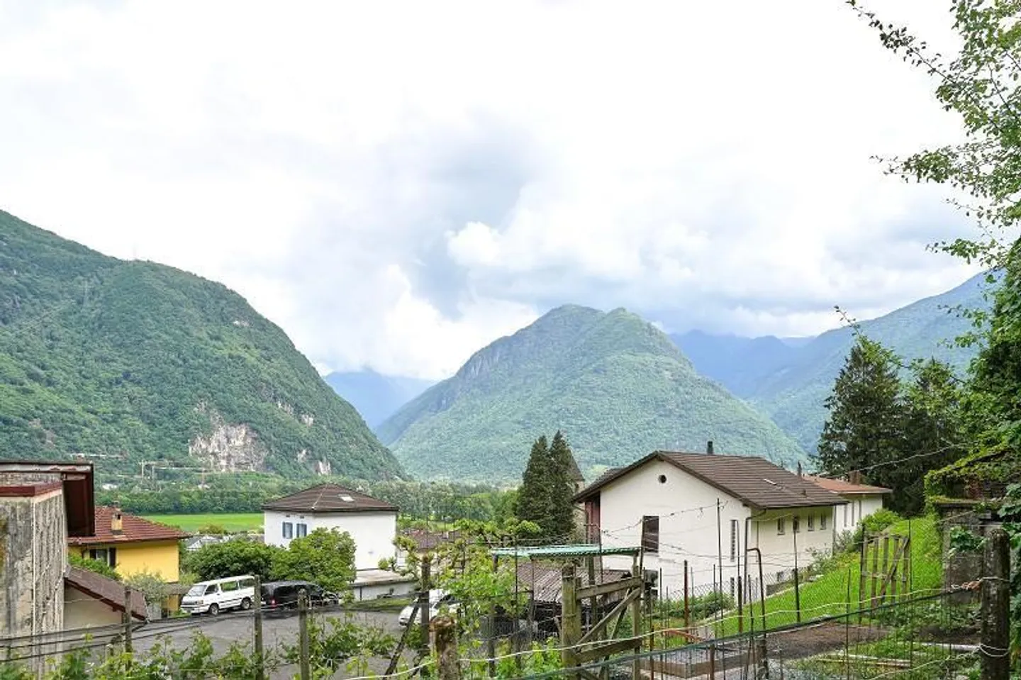 zwei Baulandgrundstücke von 955 m2 und 3553 m2 Wald / due terreni e... - Foto 8 von 19