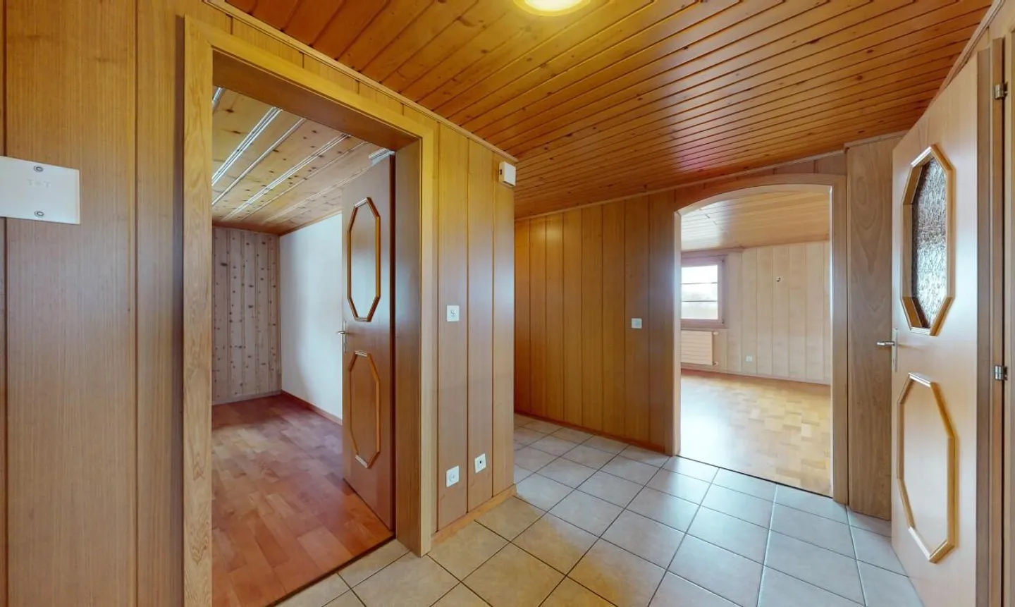 Charmantes Chalet mit großem Grundstück und schönem Potenzial - Foto 10 von 13