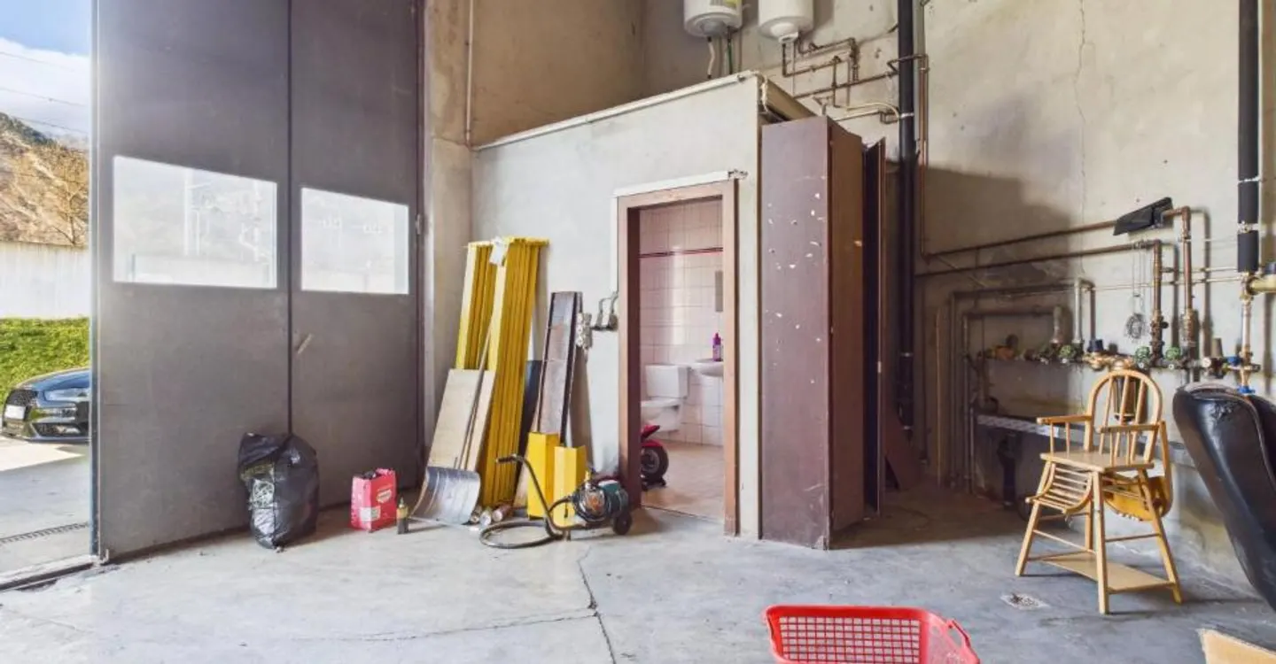 Halle polyvalente avec chambres froides - Photo 3 sur 13