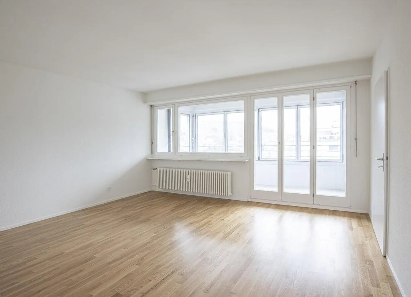 Appartamento luminoso in una posizione tranquilla con una splendida terrazza sul tetto e vista panoramica - Foto 7 di 11