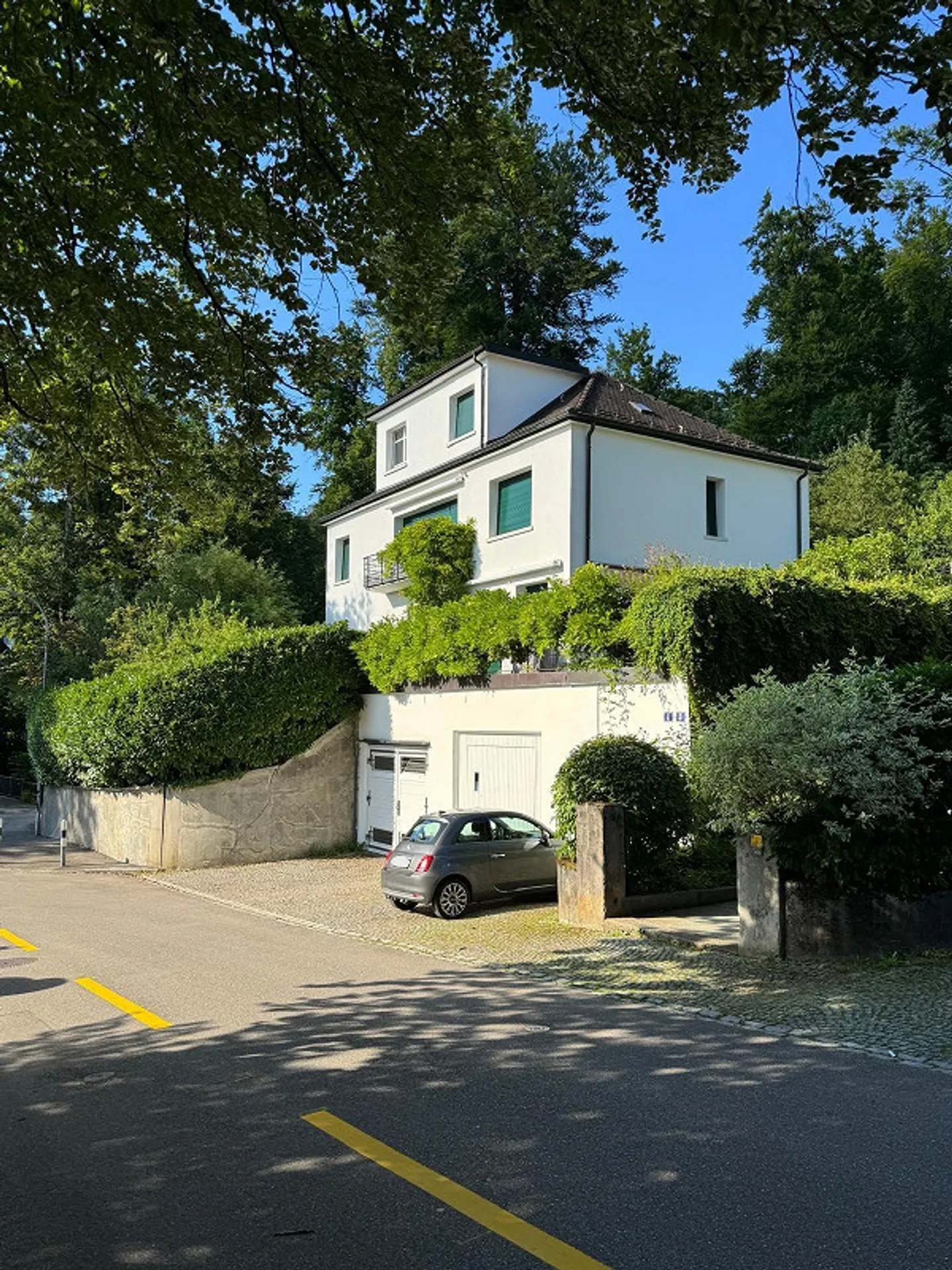 Villa individuelle dans le style Bauhaus dans un emplacement recherché à Zurich - Photo 2 sur 15