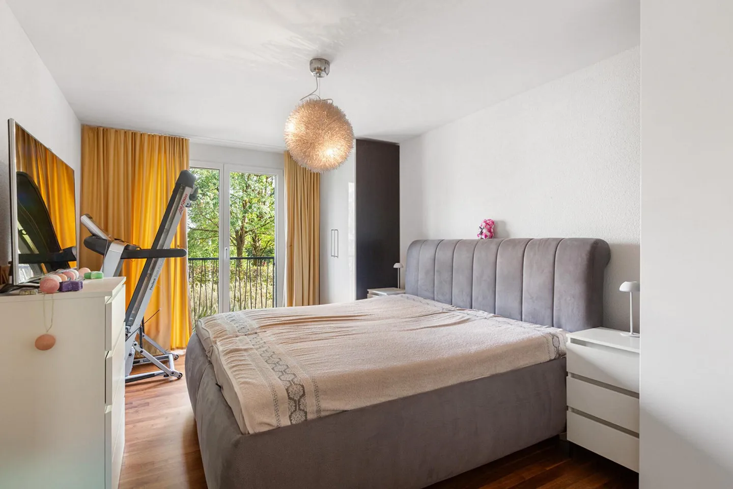 Vivre avec de l'espace : Moderne, 4,5 pièces et deux espaces extérieurs - Photo 4 sur 10