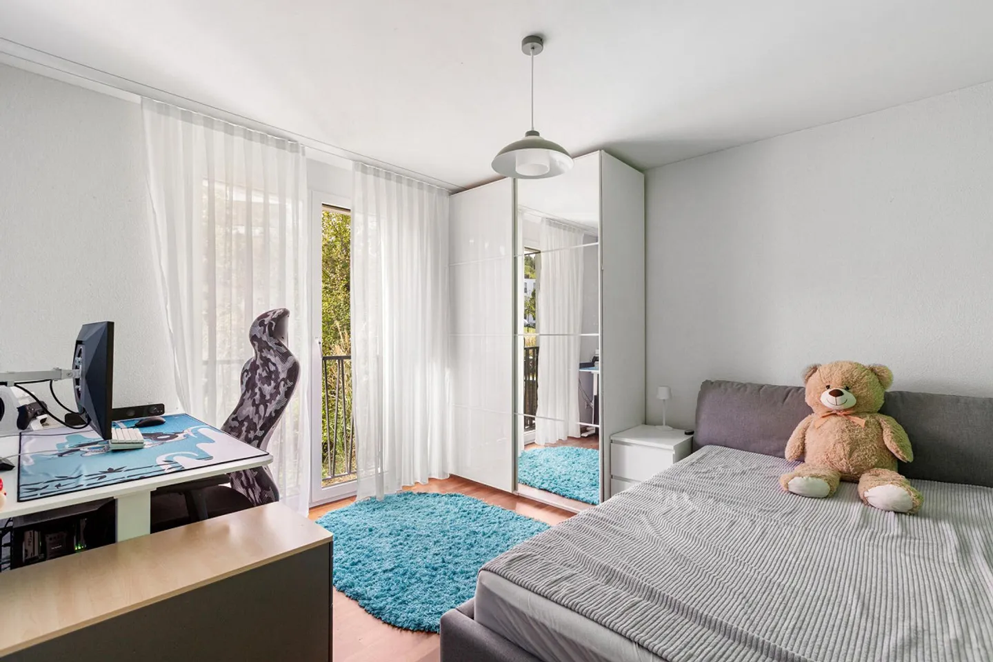 Vivre avec de l'espace : Moderne, 4,5 pièces et deux espaces extérieurs - Photo 5 sur 10