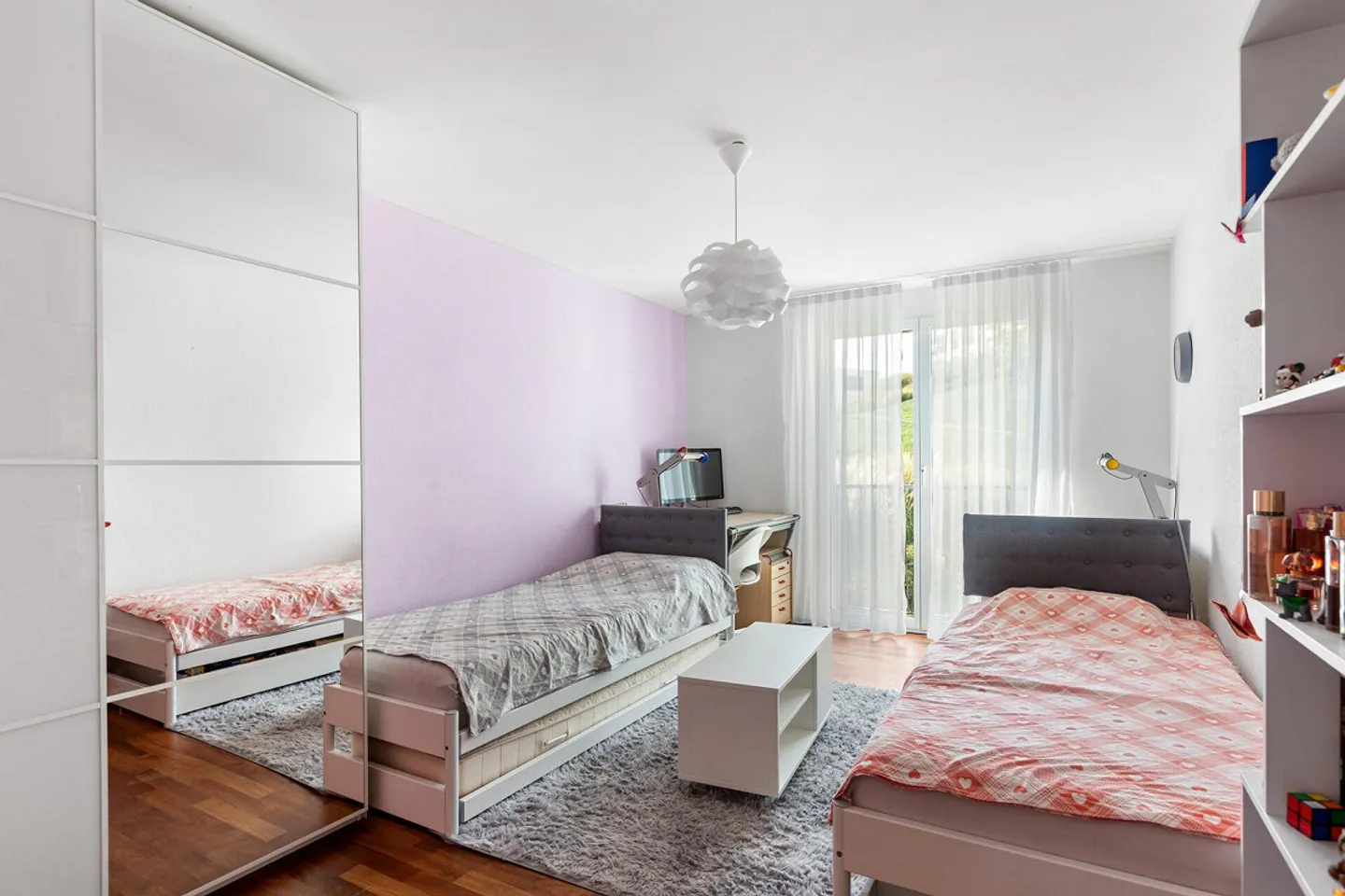 Vivre avec de l'espace : Moderne, 4,5 pièces et deux espaces extérieurs - Photo 6 sur 10