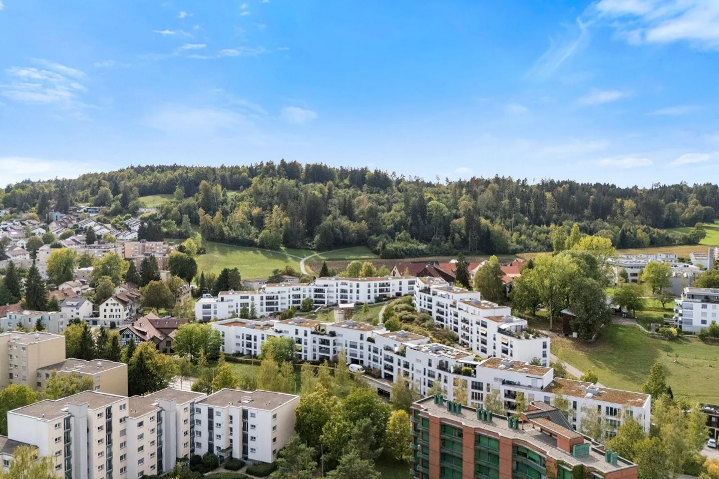 Vivre avec de l'espace : Moderne, 4,5 pièces et deux espaces extérieurs - Photo 10 sur 10