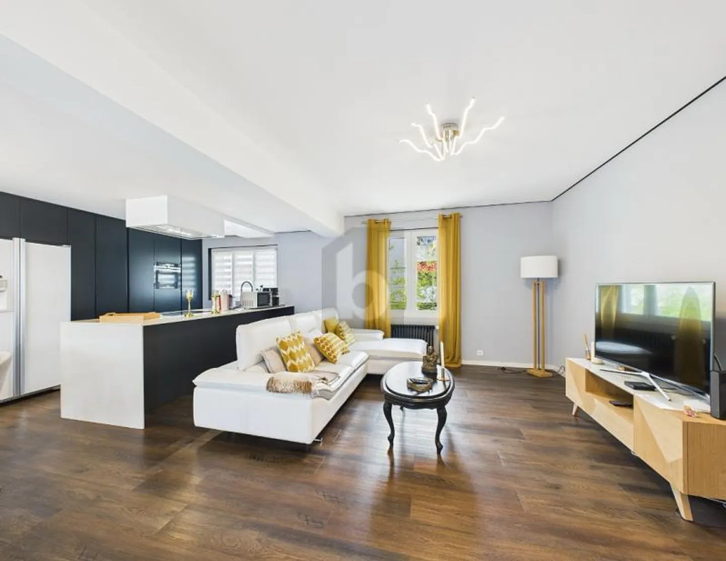 VILLA SUD CON 3 APPARTAMENTI E GIARDINO LATO LAGO - Foto 4 di 6