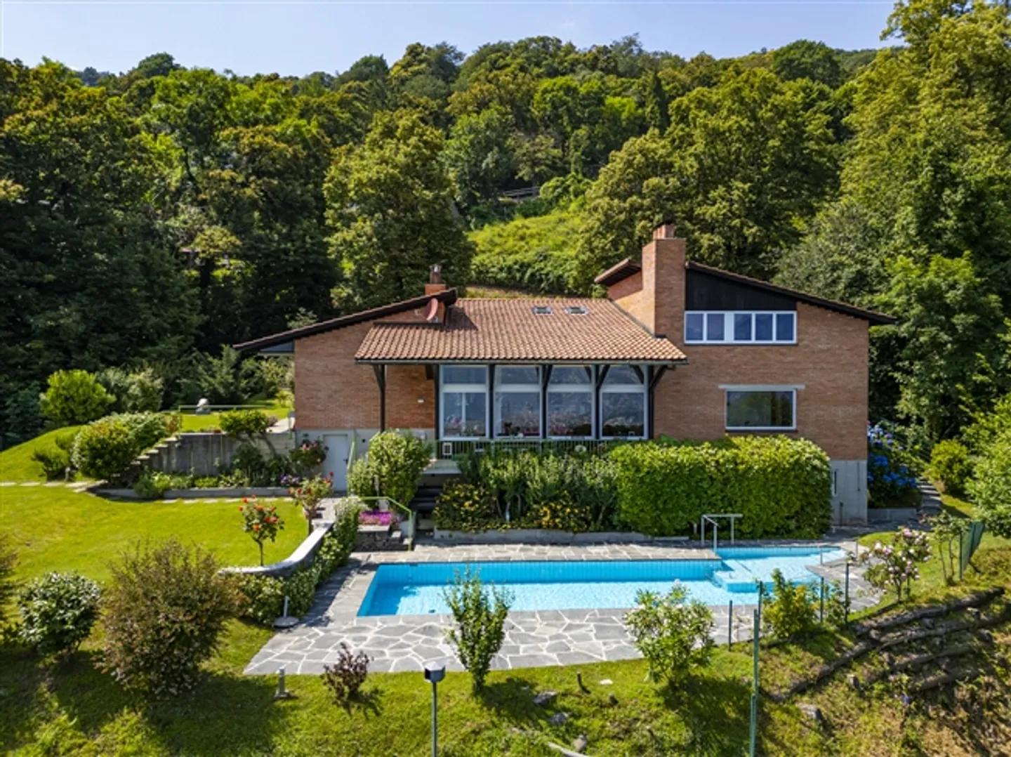 Elegant Signature Villa with Breathtaking Lake View - Photo 2 of 20