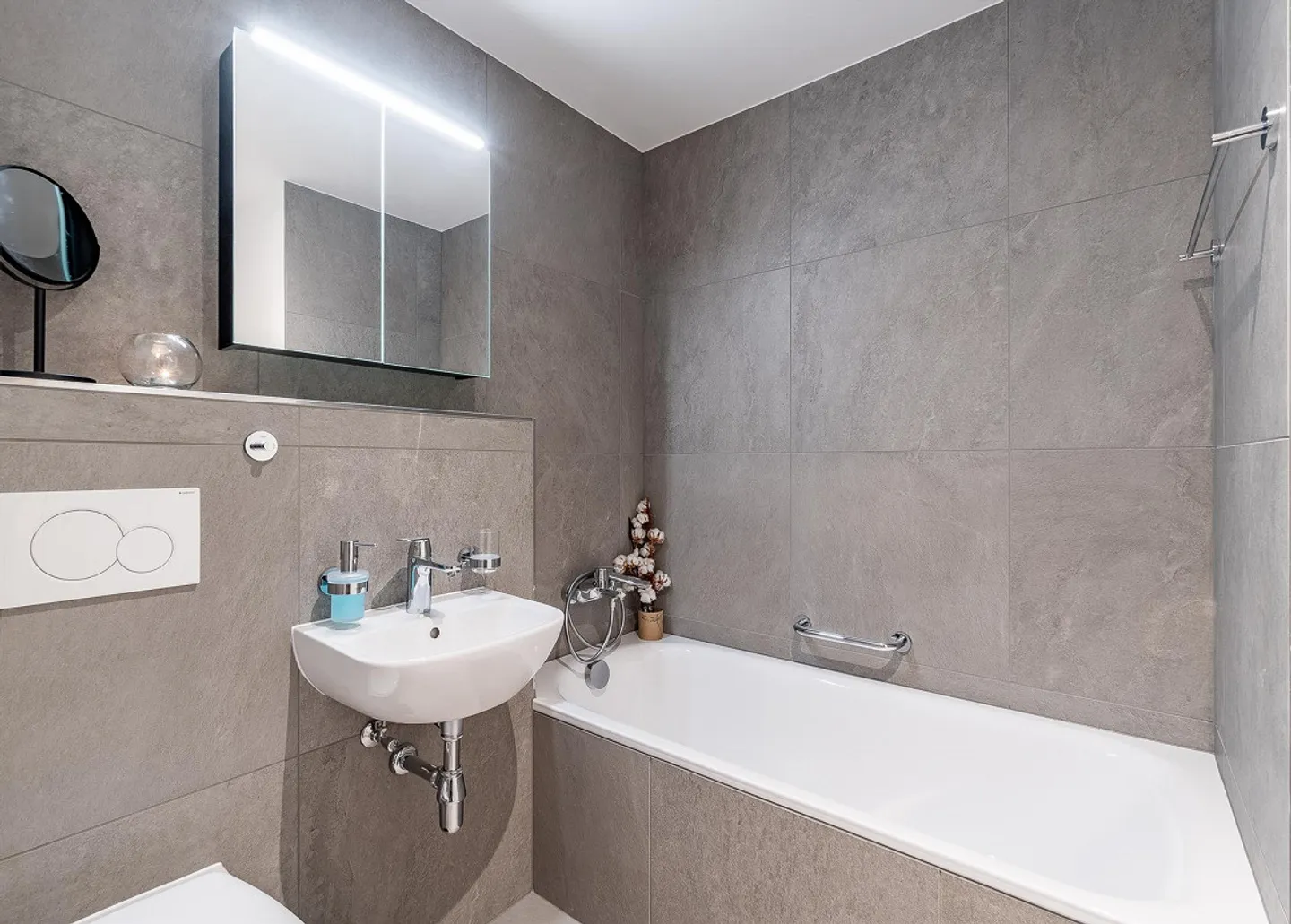 Camera arredata con servizio - Foto 4 di 7