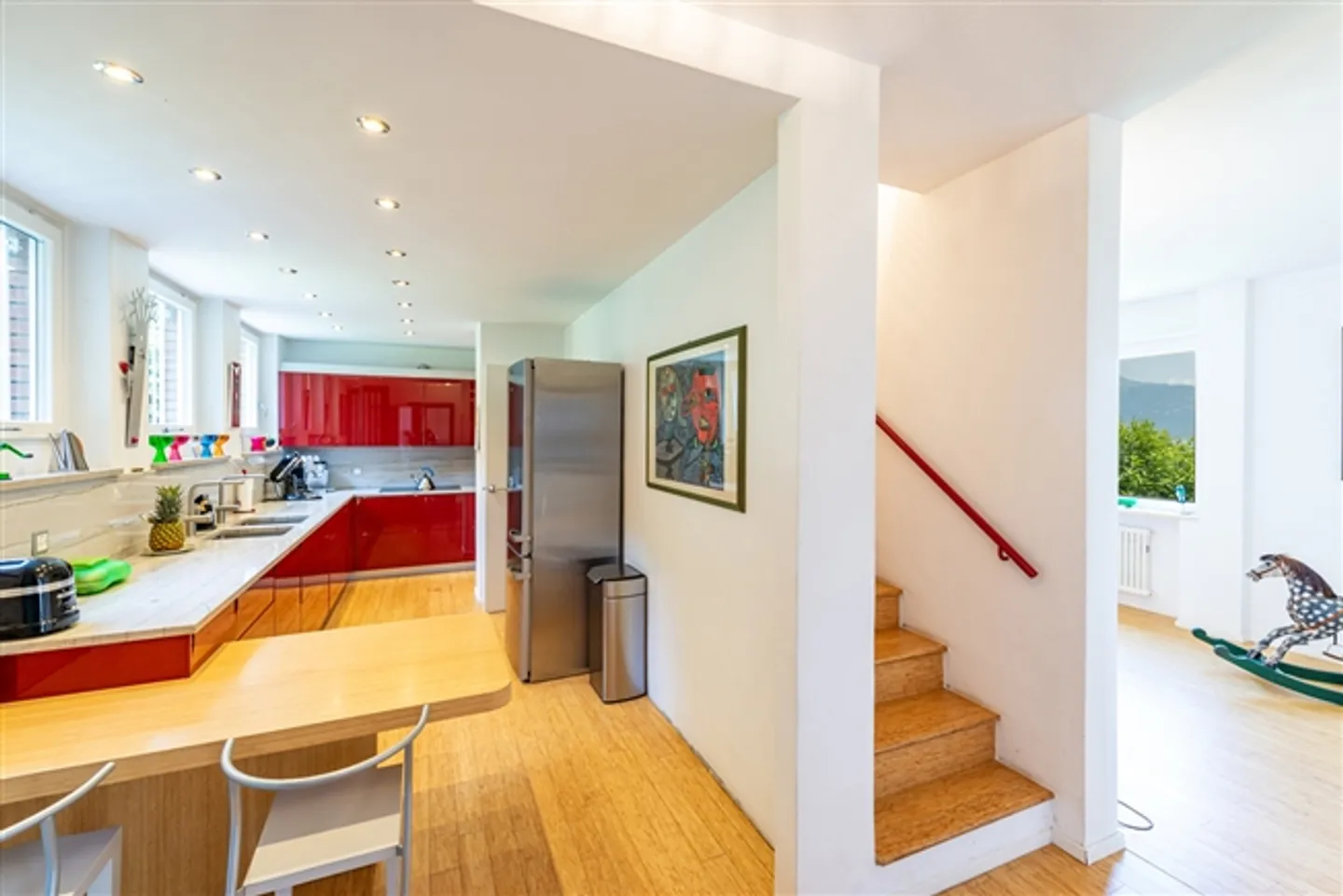 Elegant Signature Villa with Breathtaking Lake View - Photo 12 of 20