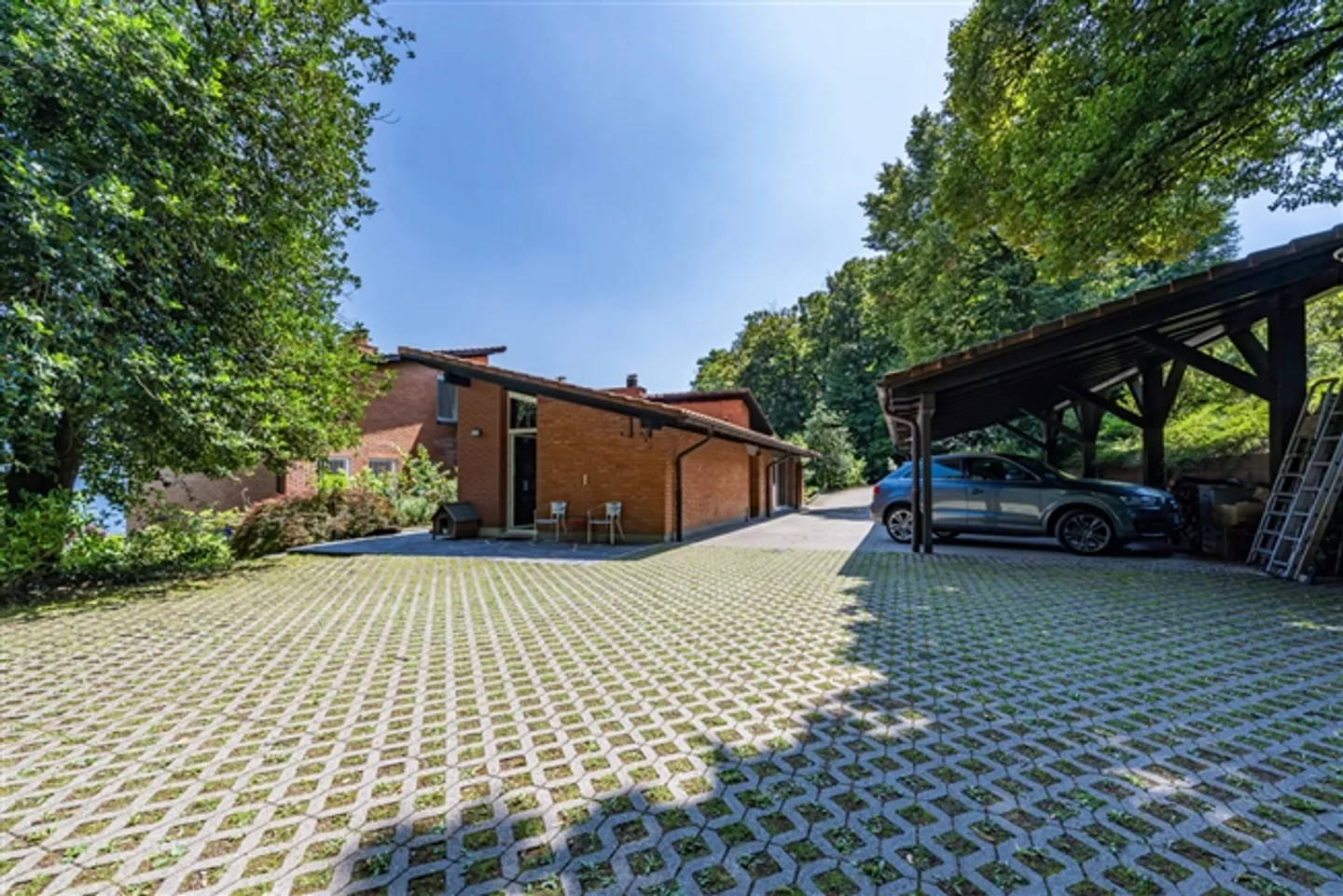 Elegant Signature Villa with Breathtaking Lake View - Photo 20 of 20