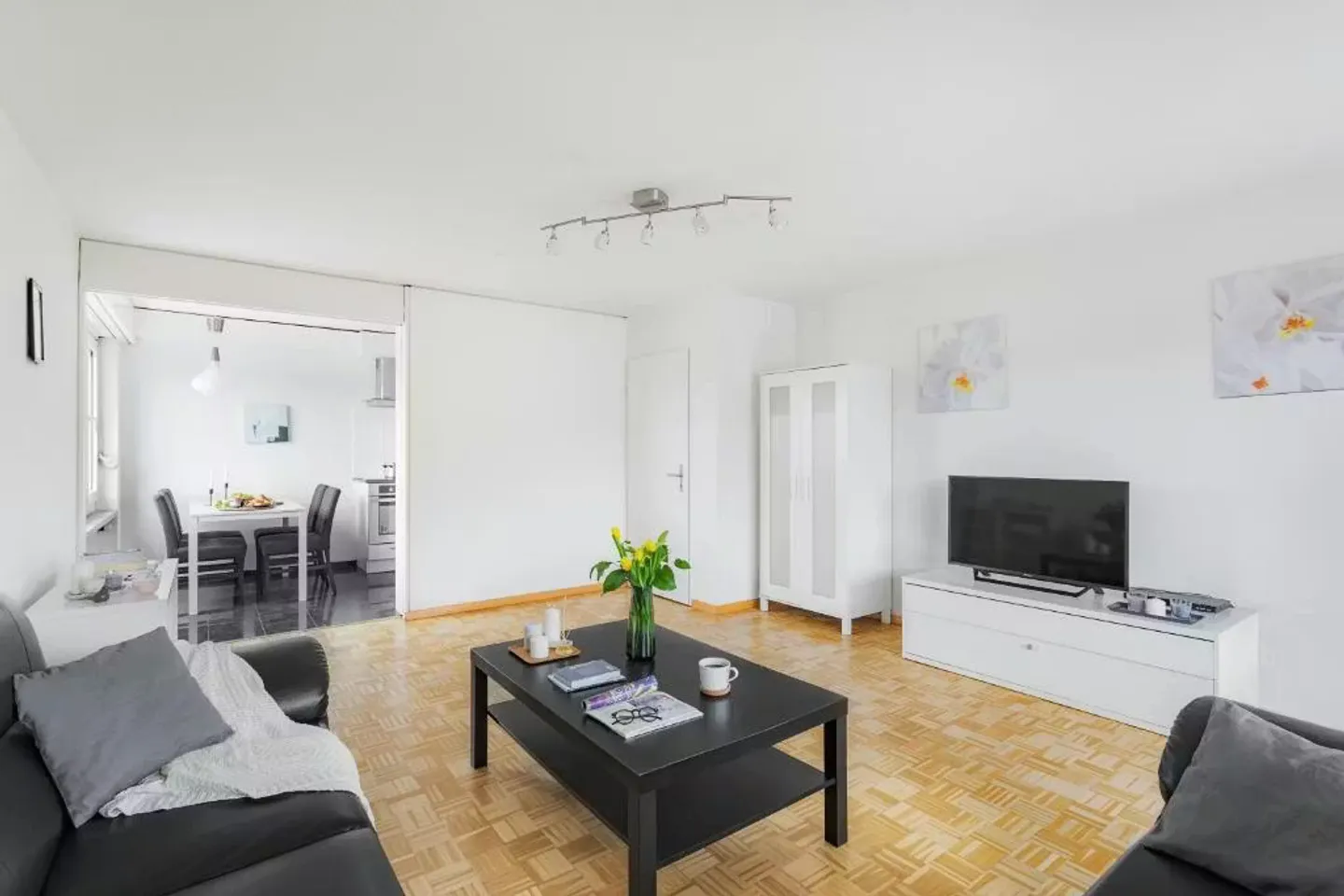 Apartment for rent - Photo 1 of 10