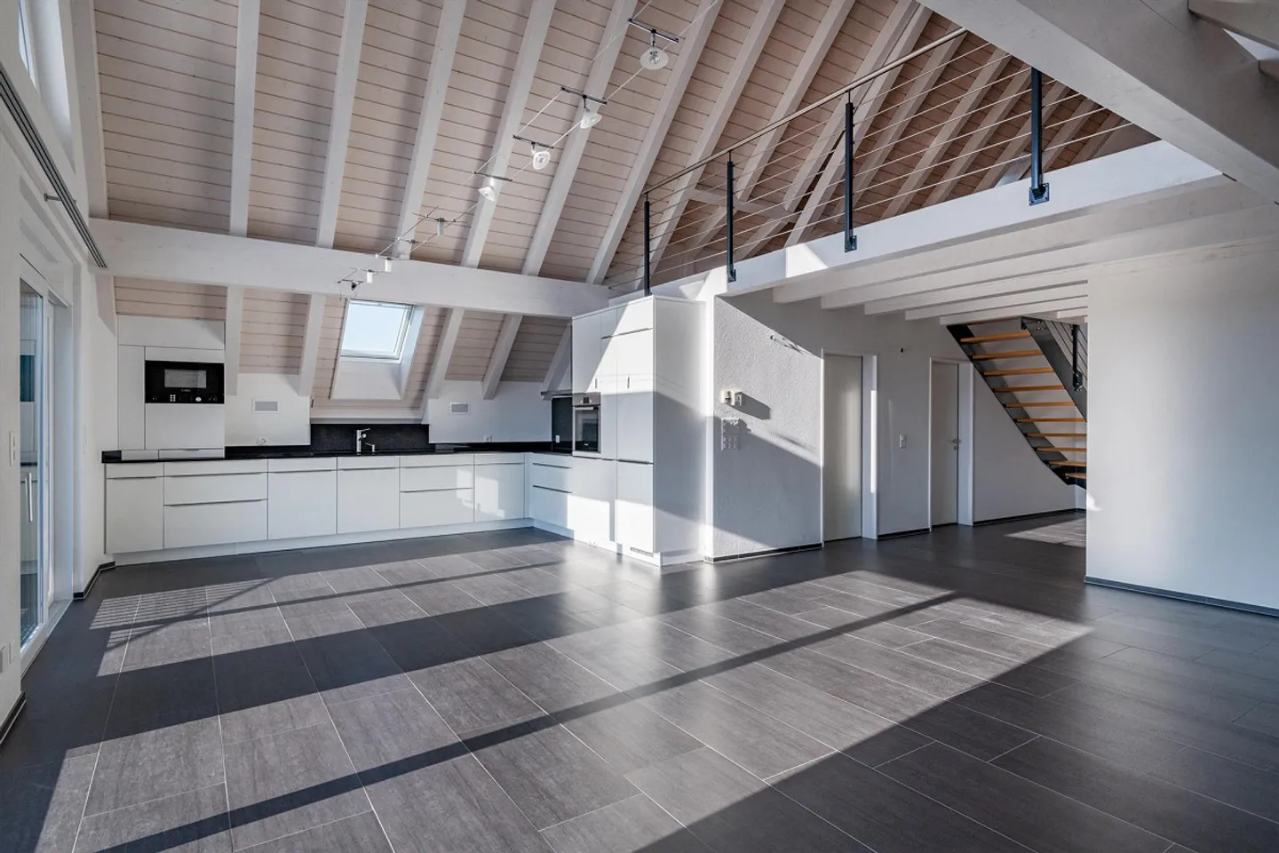 Dreamlike Apartment in a Low-Tax Community - Photo 2 of 17