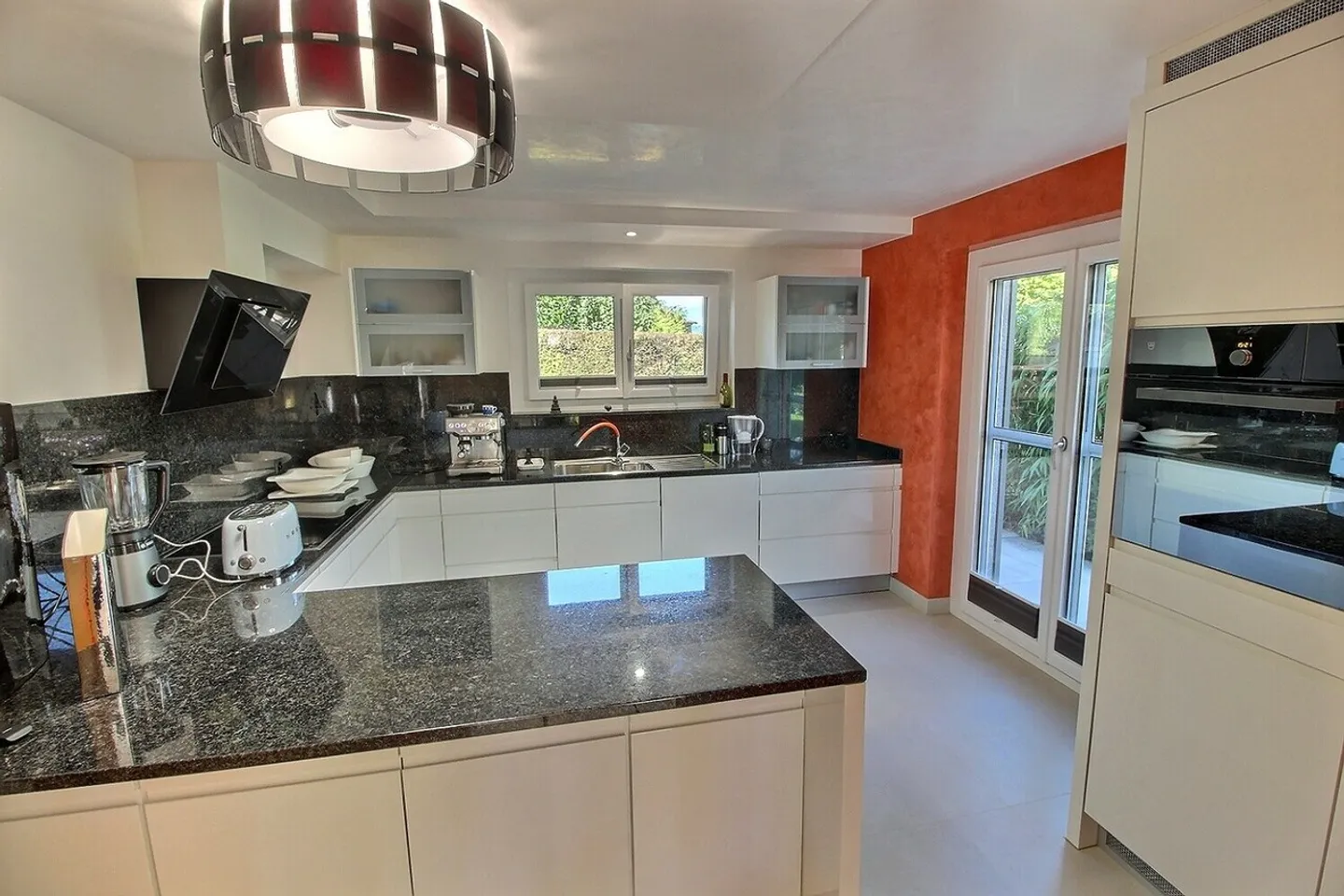 Sehr schöne renovierte Immobilie mit Pool in Founex - Foto 3 von 16