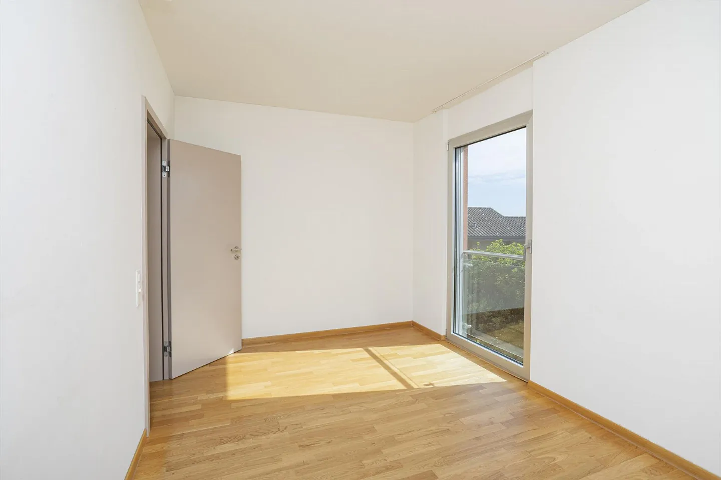 5.5-room apartment with terrace in Comano - Photo 11 of 14