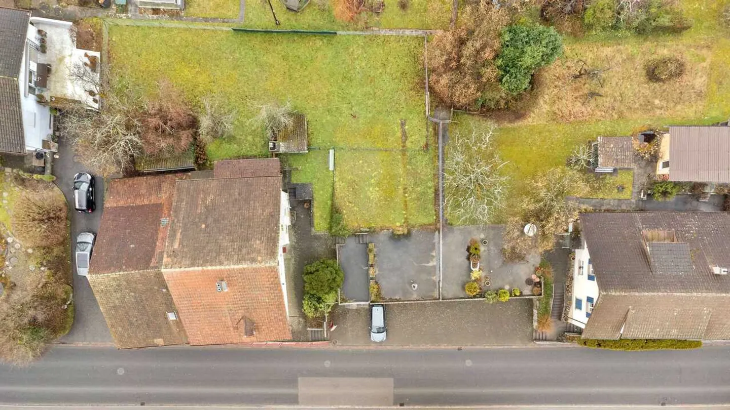 Terreno edificabile con potenziale di sviluppo sul versante sud - Foto 7 di 13
