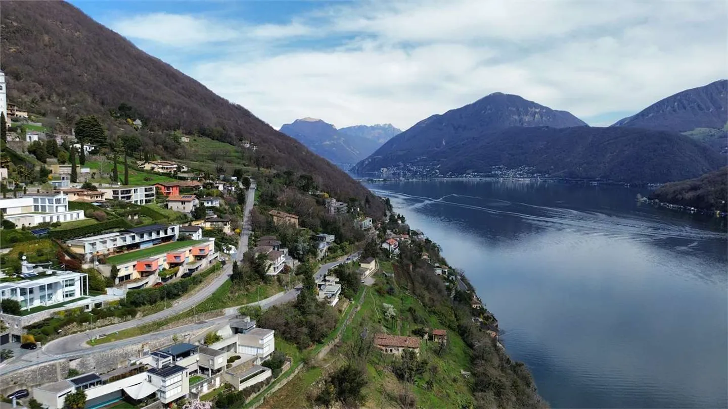 Schöne Villa mit herrlichem Seeblick in Vico Morcote - Foto 1 von 4
