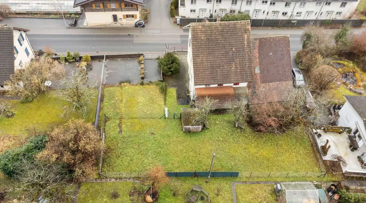 Terreno edificabile con potenziale di sviluppo sul versante sud - Foto 9 di 13