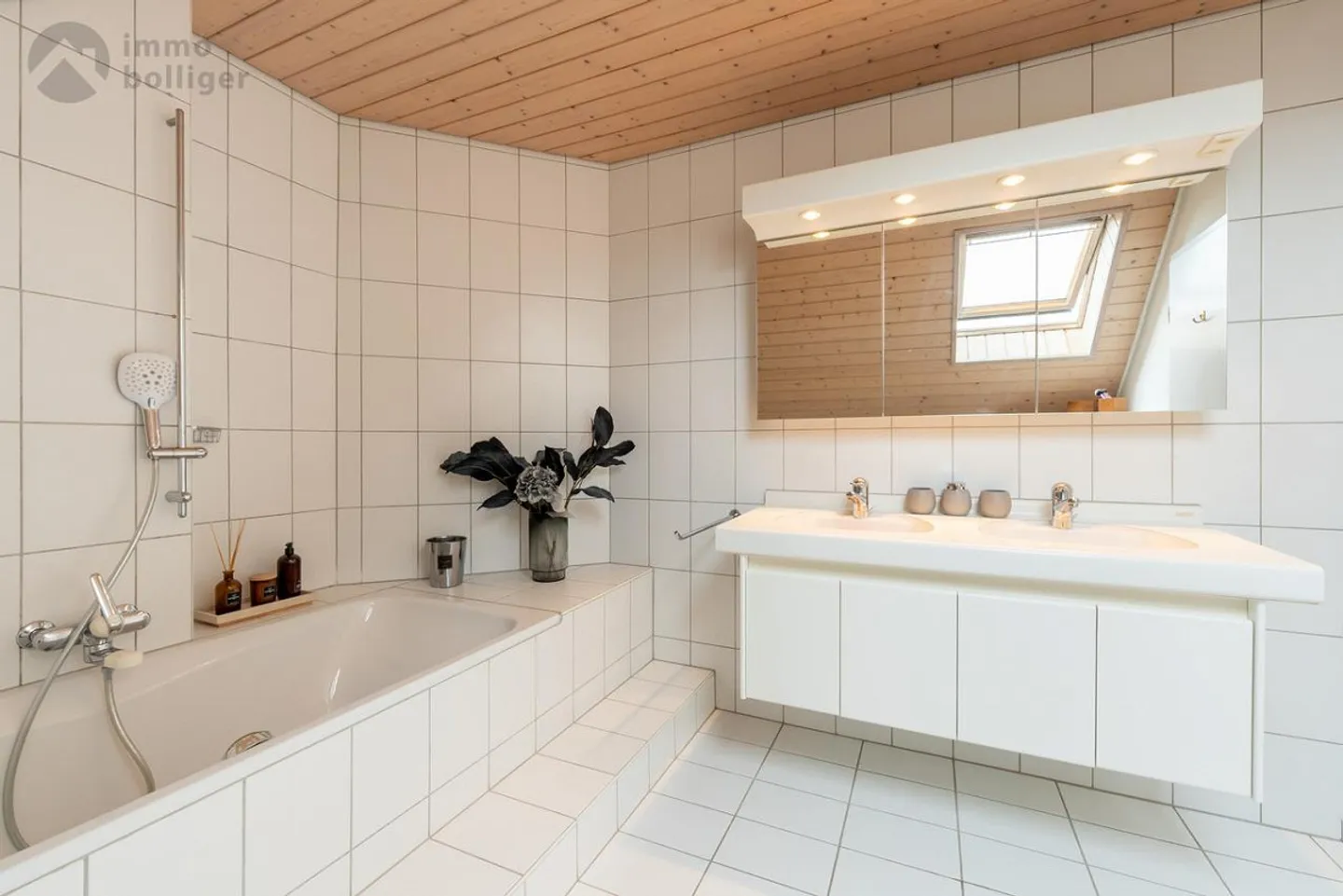 Appartement en duplex lumineux avec cheminée et jardin - Photo 11 sur 15