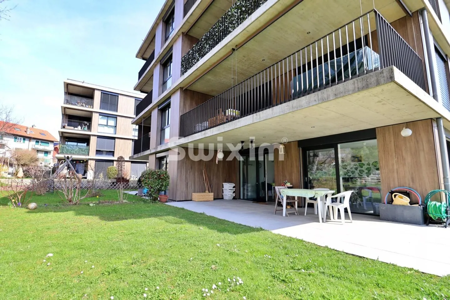 Modern Apartment with Garden - Photo 1 of 8