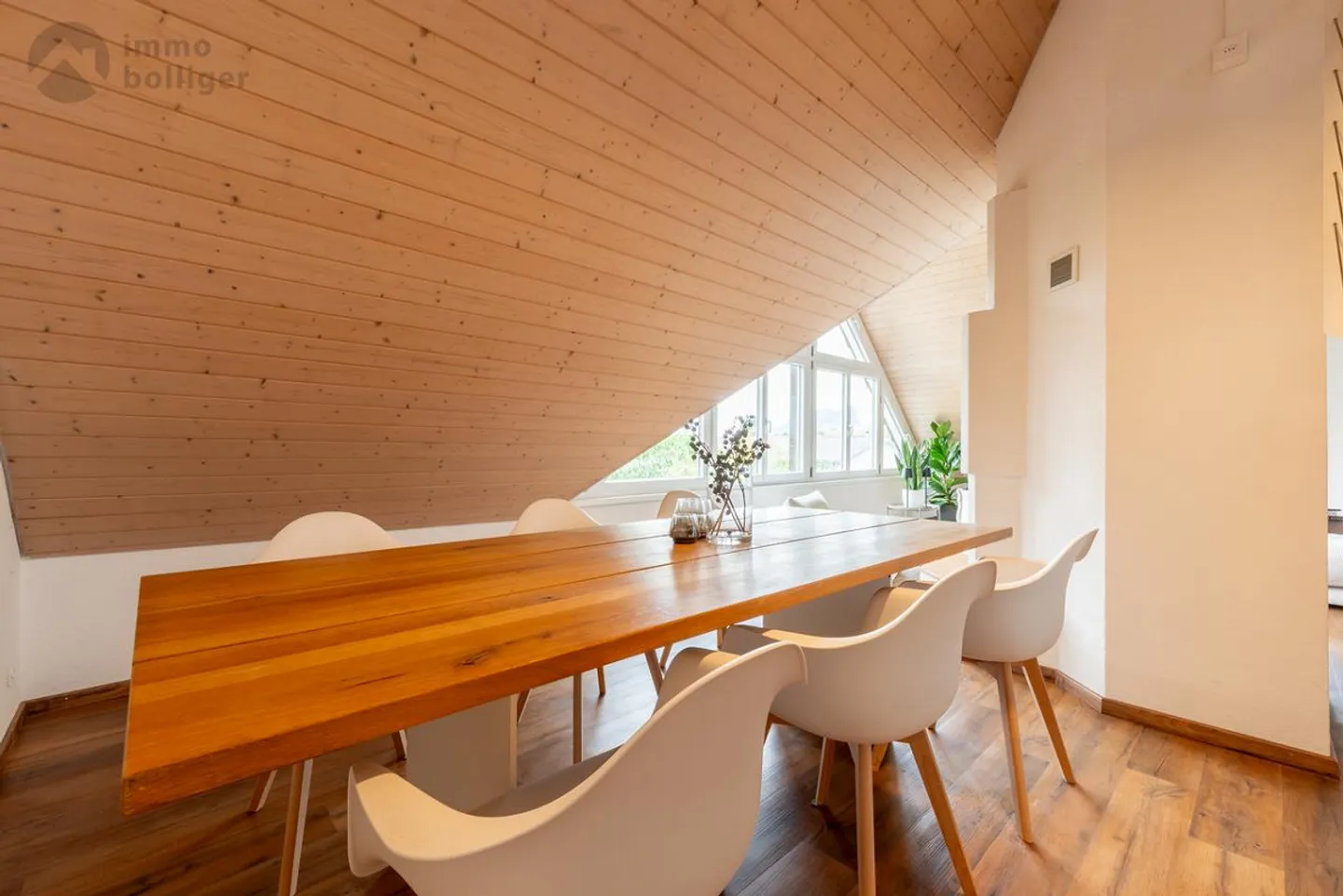 Appartement en duplex lumineux avec cheminée et jardin - Photo 4 sur 15