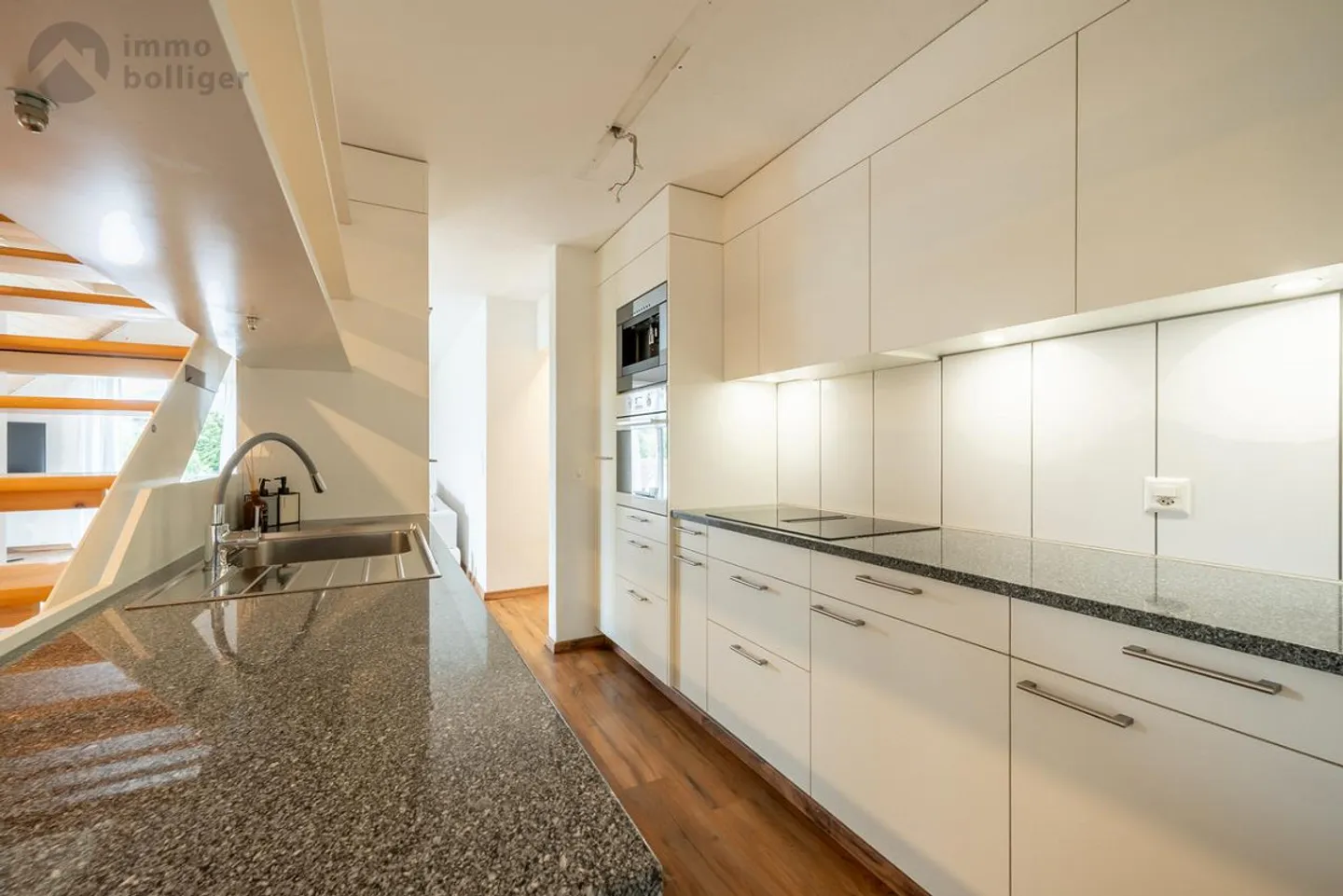 Appartement en duplex lumineux avec cheminée et jardin - Photo 5 sur 15