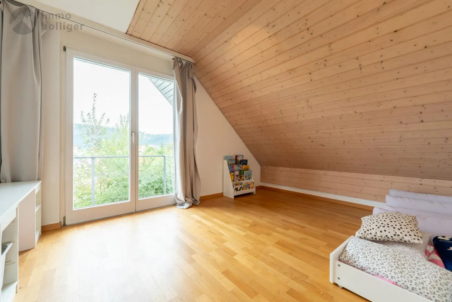 Appartement en duplex lumineux avec cheminée et jardin - Photo 6 sur 15