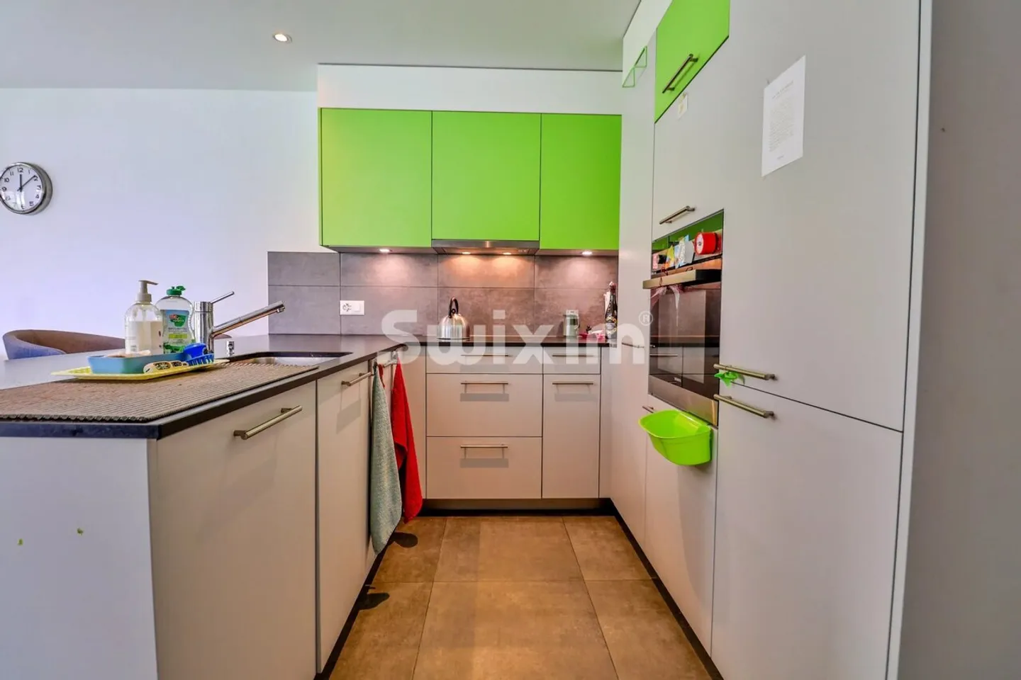 Modern Apartment with Garden - Photo 5 of 8