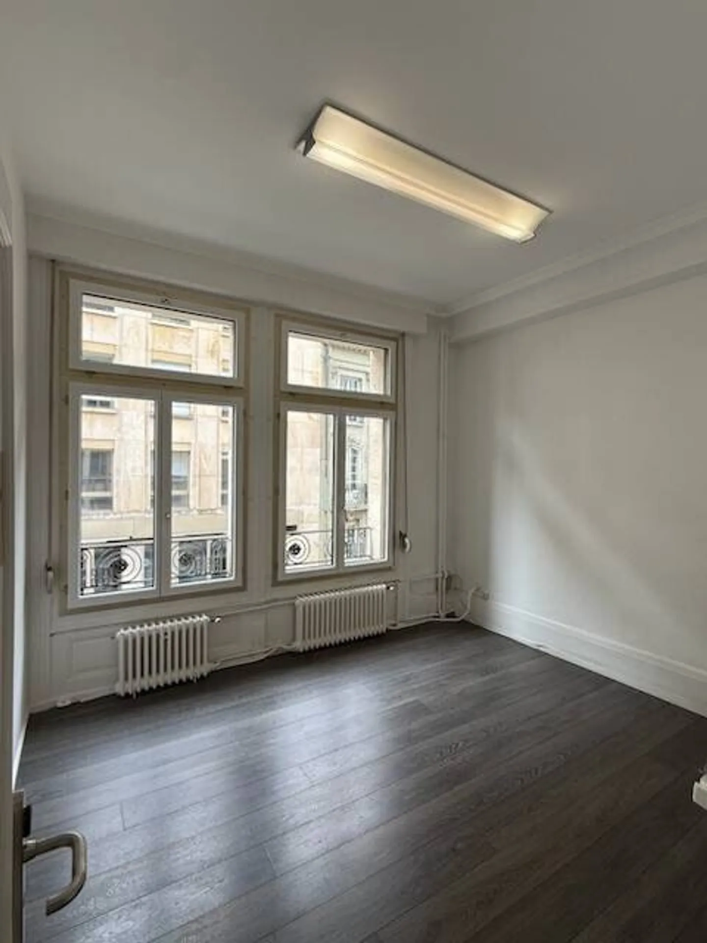 PRESTIGIEUX BUREAUX AU CENTRE DE LAUSANNE - Photo 3 sur 5