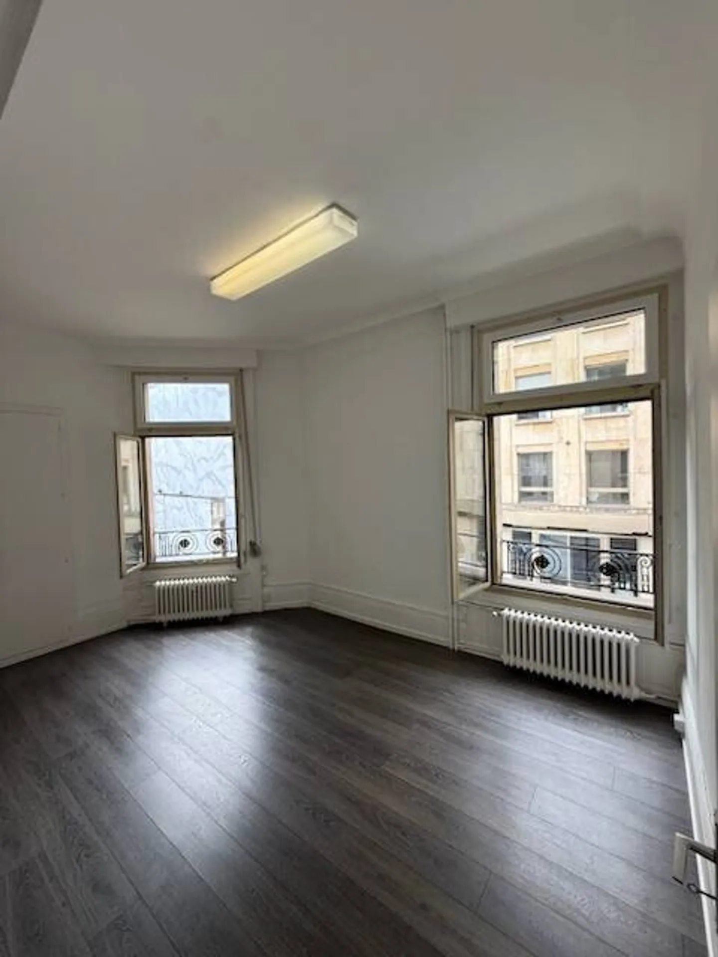 PRESTIGIEUX BUREAUX AU CENTRE DE LAUSANNE - Photo 4 sur 5