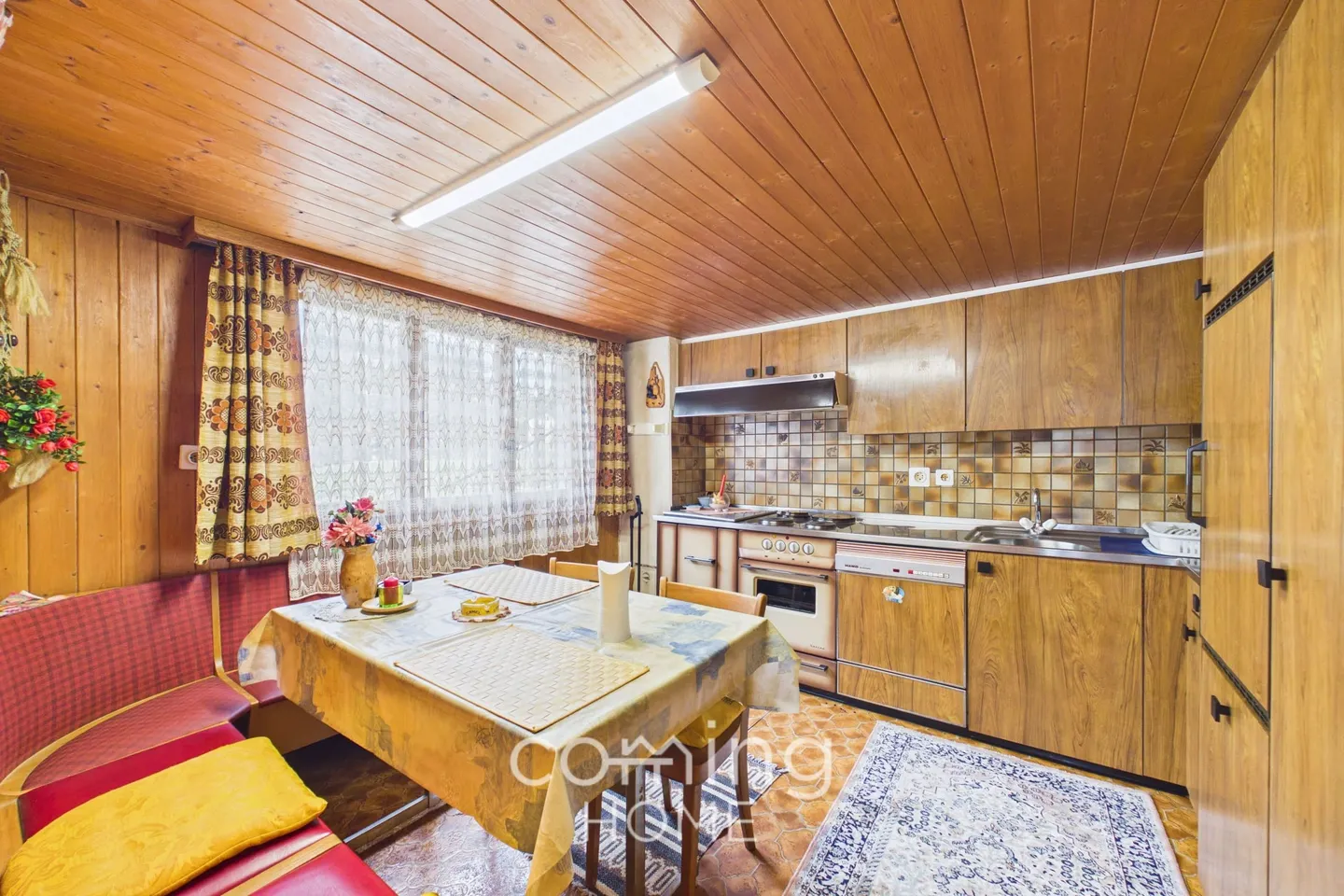 Charming Apartment with Mountain View - Photo 4 of 13