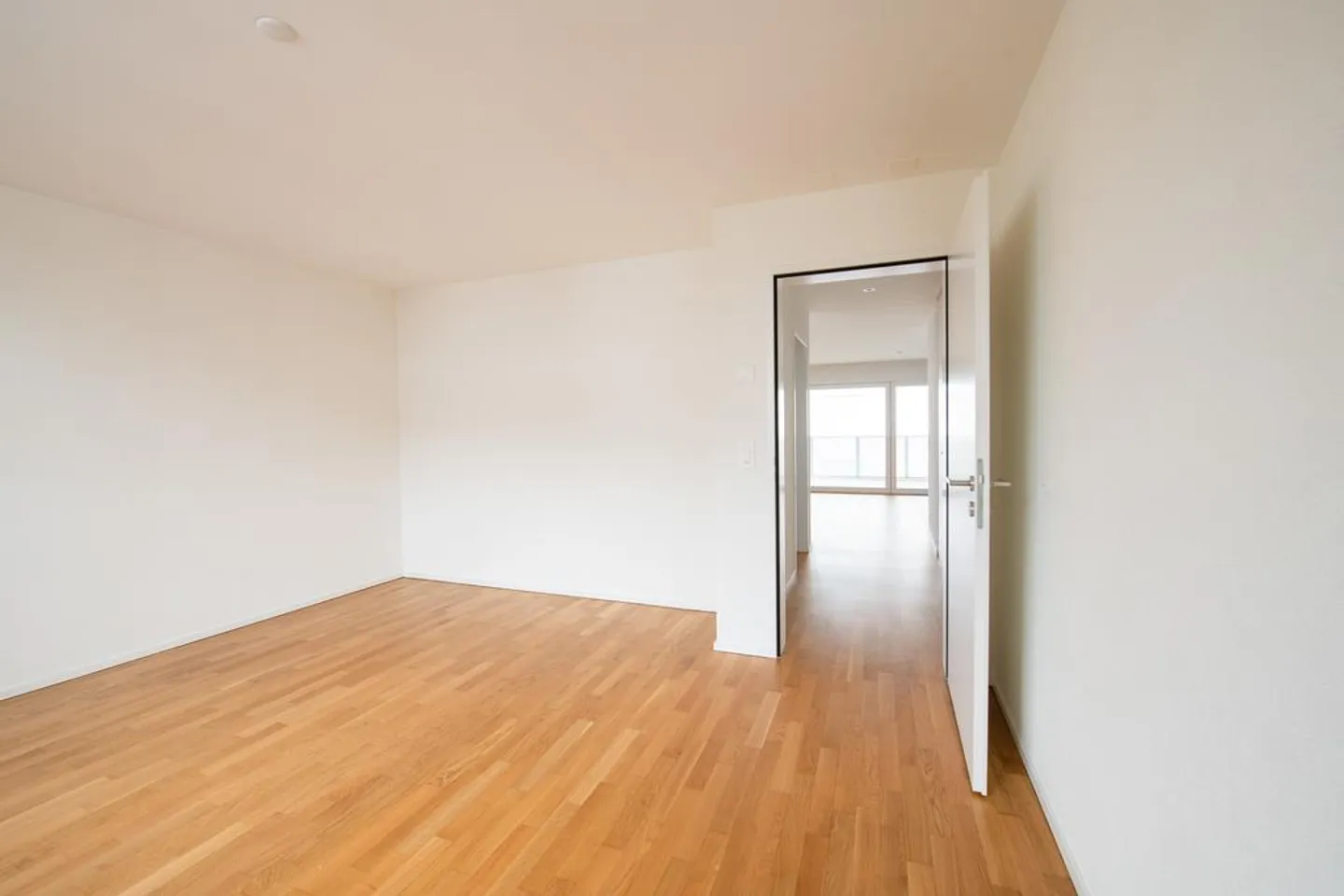 Bel appartement de 2.5 pièces dans un endroit calme - Photo 7 sur 8