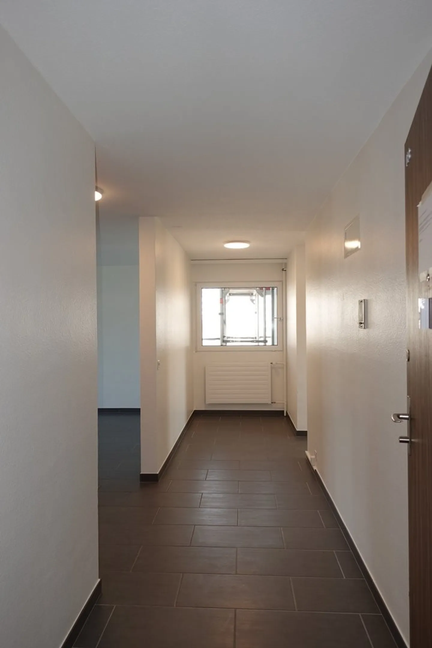 Bel appartement 3.5 pièces moderne et bien situé - Photo 3 sur 10