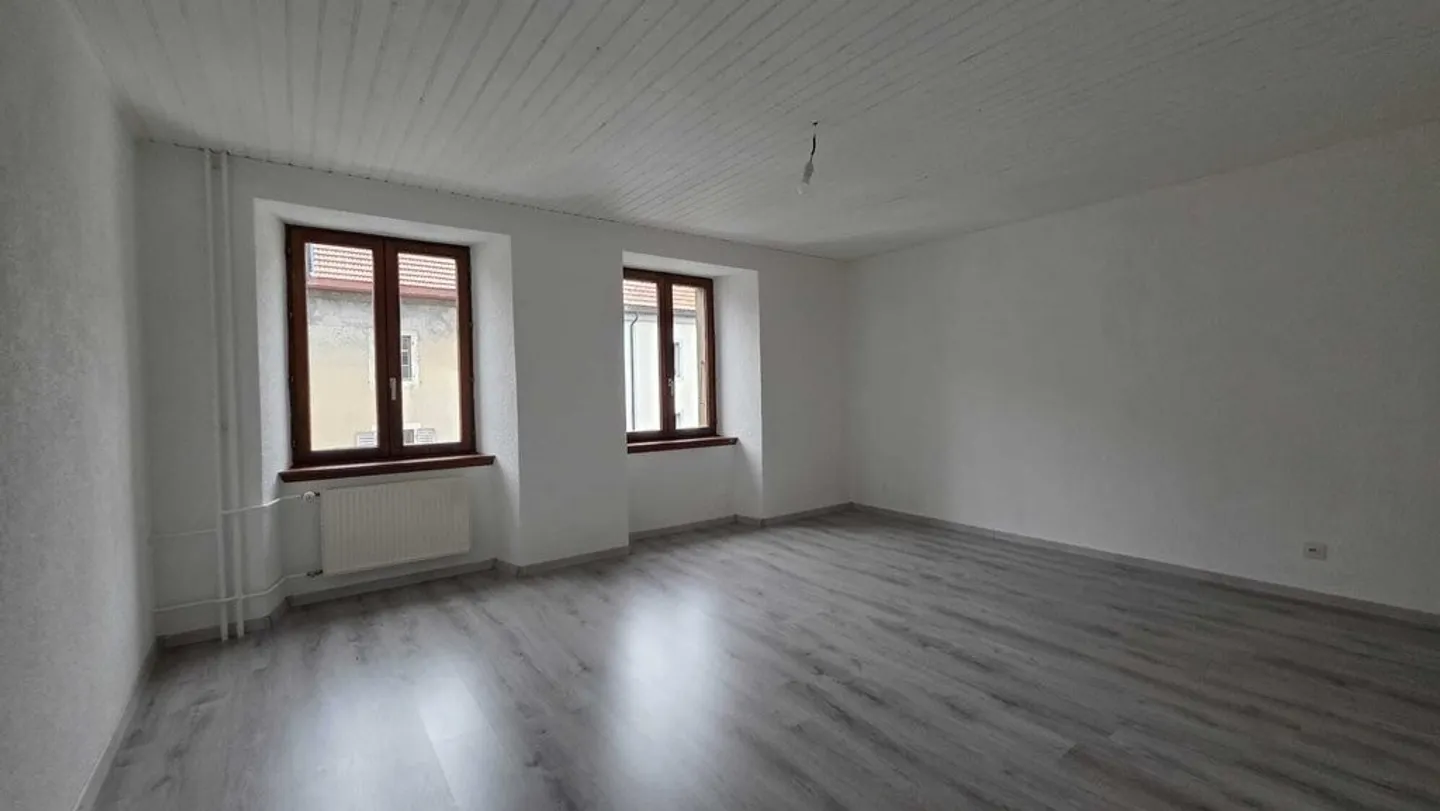 Appartement spacieux avec cheminée - Photo 5 sur 9