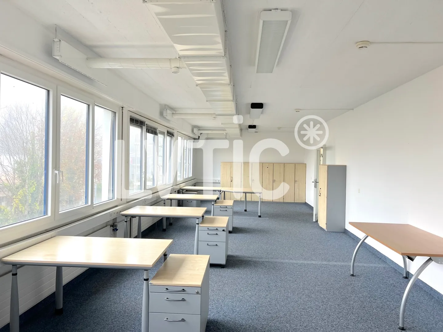 Atelier, laboratorio, uffici di 1.300 m² in affitto vicino a Nyon - Foto 7 di 10