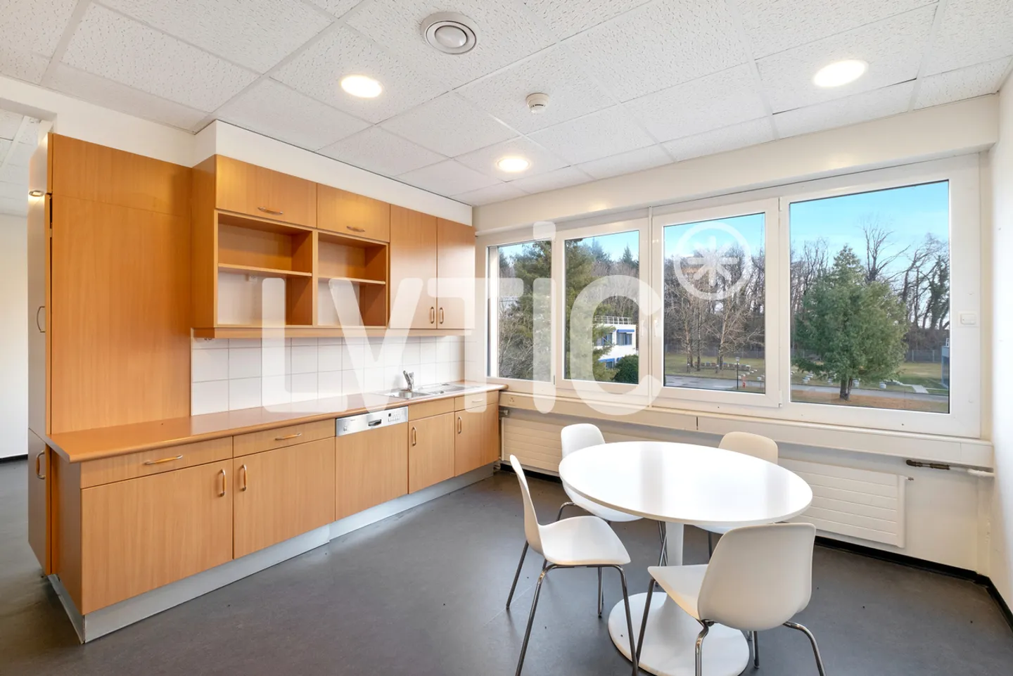 Atelier, laboratorio, uffici di 1.300 m² in affitto vicino a Nyon - Foto 8 di 10