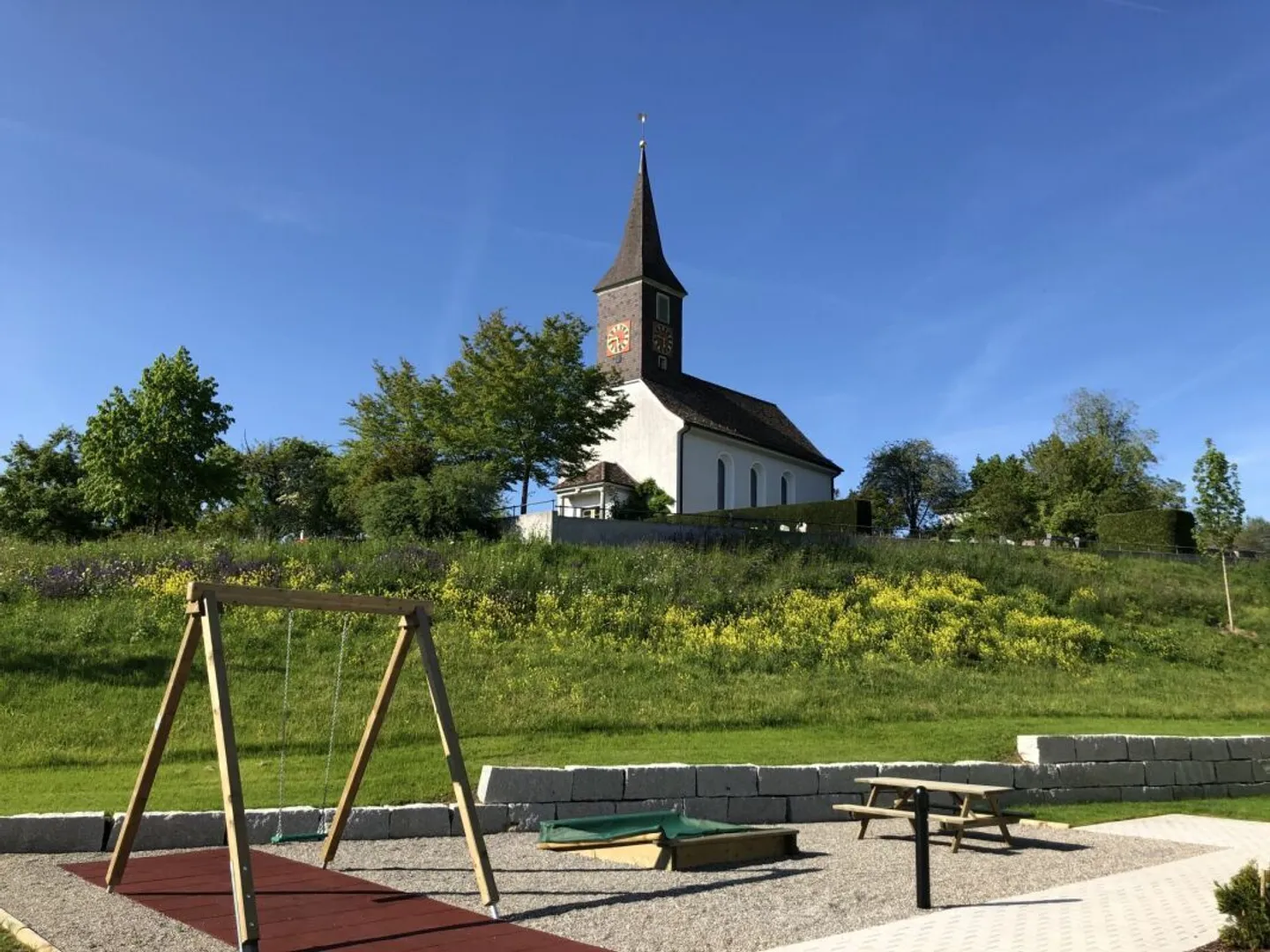 Grosszügige 3,5-Zi.-Dachgeschoss-WG an ruhiger Lage - Photo 1 of 13