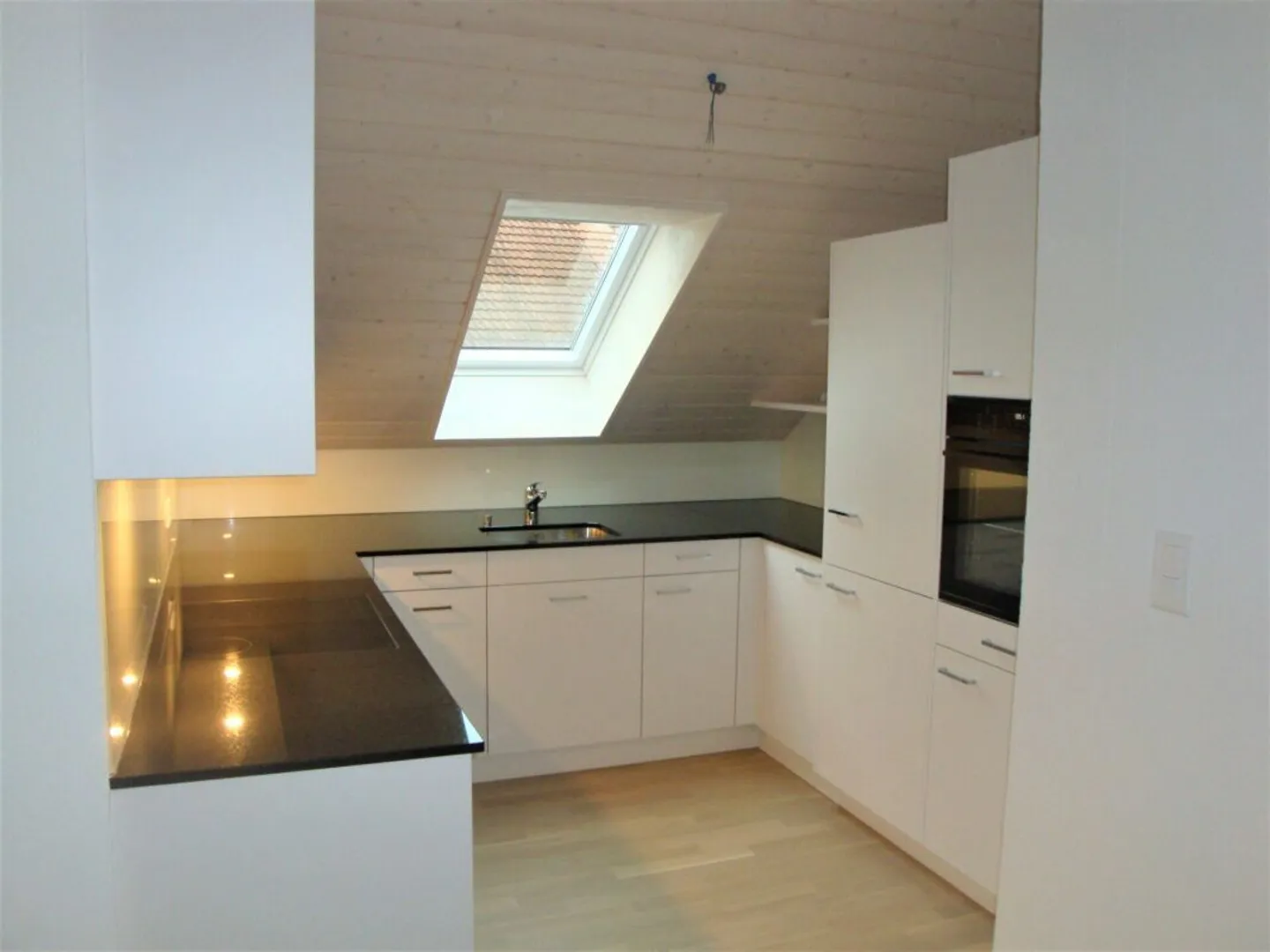 Grosszügige 3,5-Zi.-Dachgeschoss-WG an ruhiger Lage - Photo 3 of 13