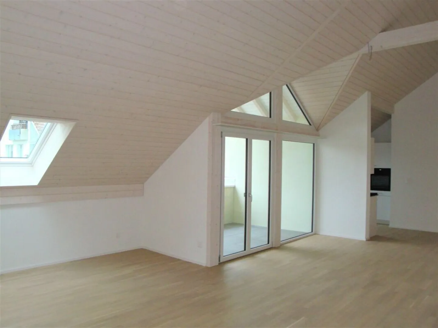 Grosszügige 3,5-Zi.-Dachgeschoss-WG an ruhiger Lage - Photo 4 of 13