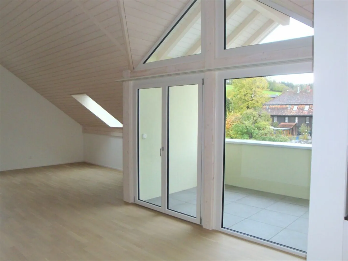 Grosszügige 3,5-Zi.-Dachgeschoss-WG an ruhiger Lage - Photo 5 of 13