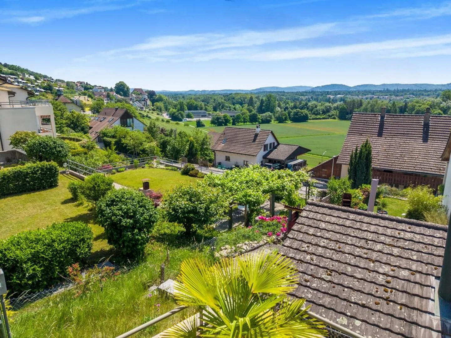 Dreamlike View and Quality of Life Near the City - Photo 1 of 10