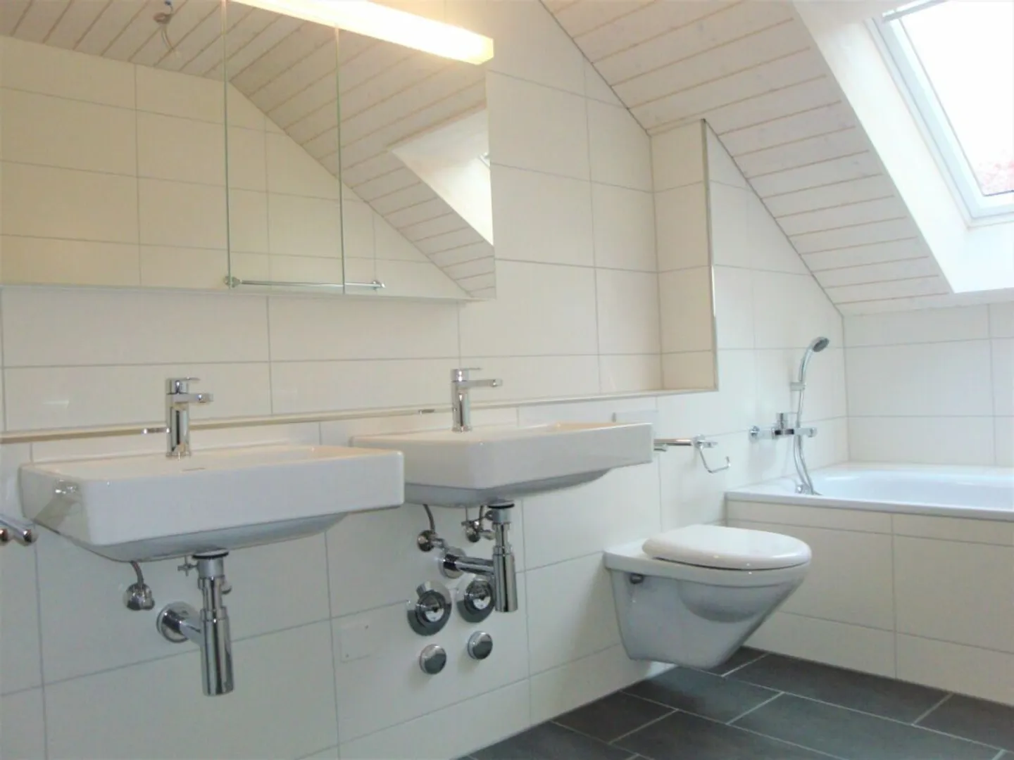 Grosszügige 3,5-Zi.-Dachgeschoss-WG an ruhiger Lage - Photo 9 of 13